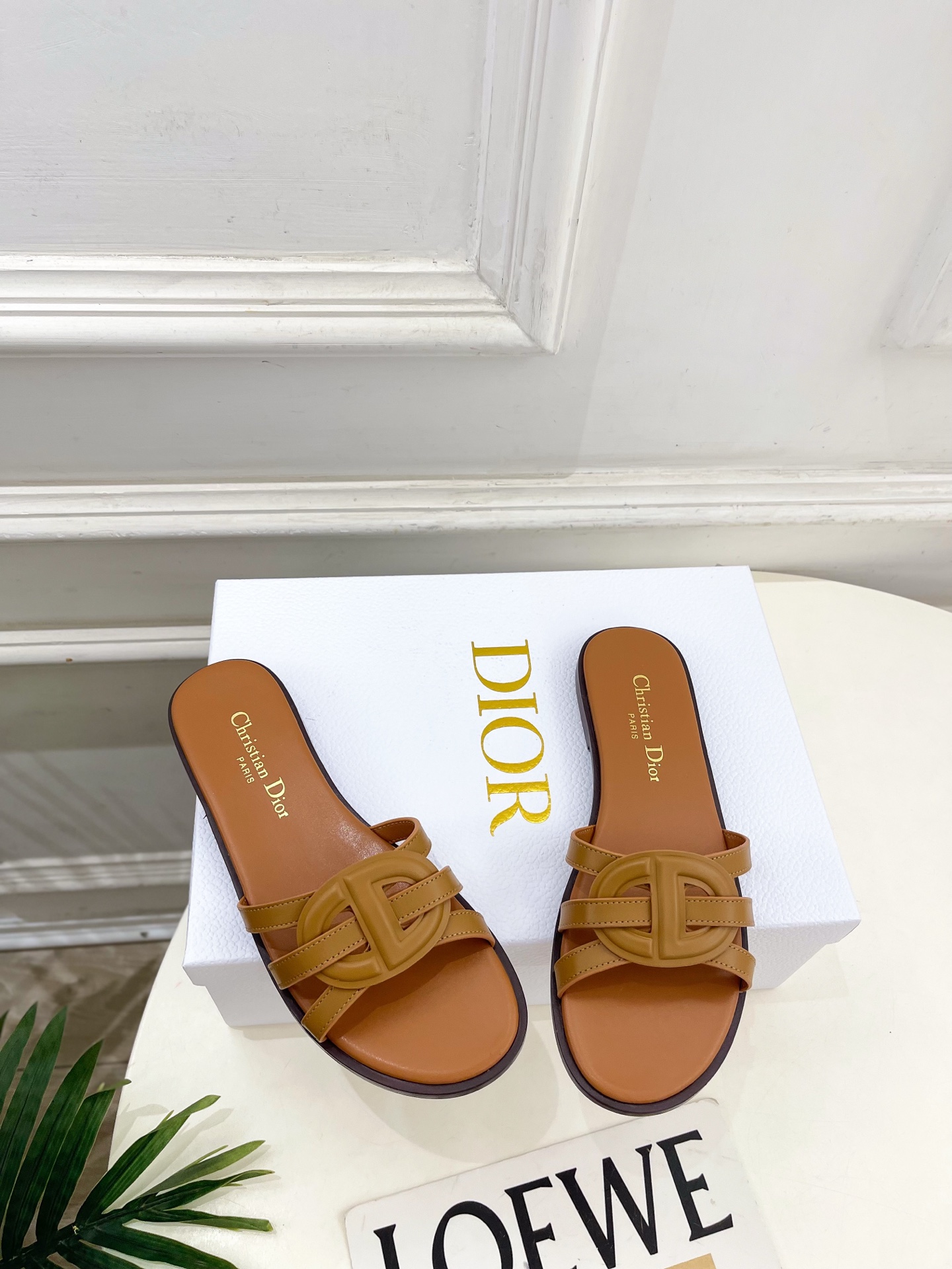 Dior | 迪奥 26𝐬𝐬 🧡💚2026春夏新品 顶级版本⚠️专柜主打新款 经典CD镂空交叉带平底 粗