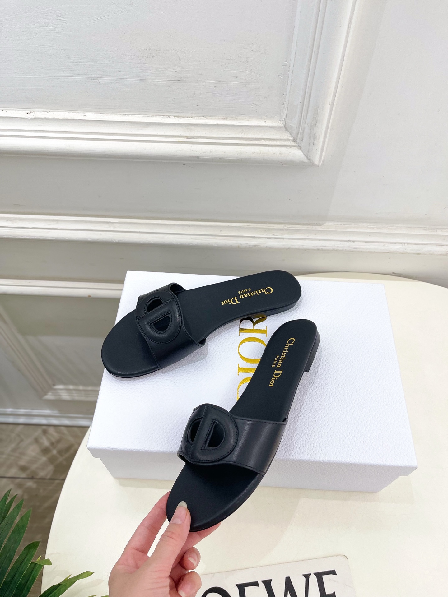 Dior | 迪奥 26𝐬𝐬 🧡💚2026春夏新品 顶级版本⚠️专柜主打新款CD镂空平底 粗跟拖鞋 硬货