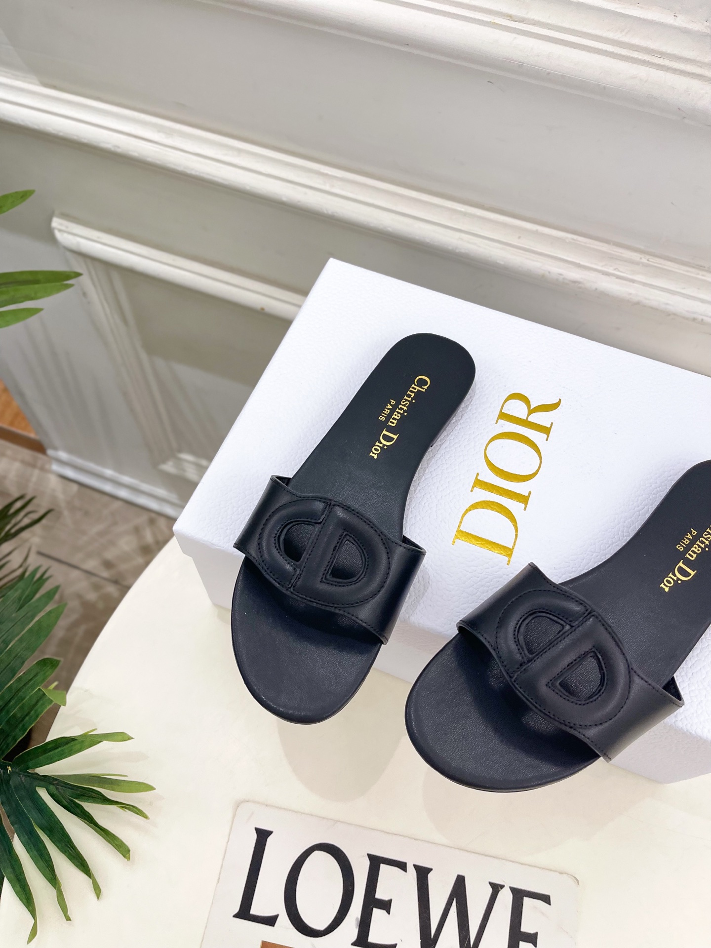 Dior | 迪奥 26𝐬𝐬 🧡💚2026春夏新品 顶级版本⚠️专柜主打新款CD镂空平底 粗跟拖鞋 硬货