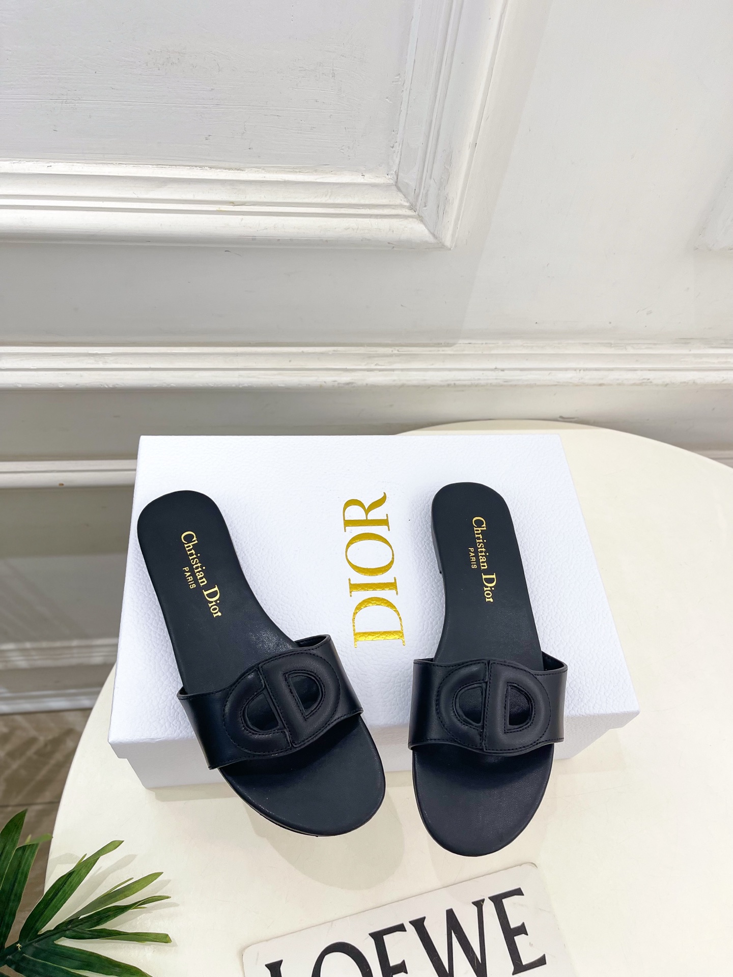 Dior | 迪奥 26𝐬𝐬 🧡💚2026春夏新品 顶级版本⚠️专柜主打新款CD镂空平底 粗跟拖鞋 硬货