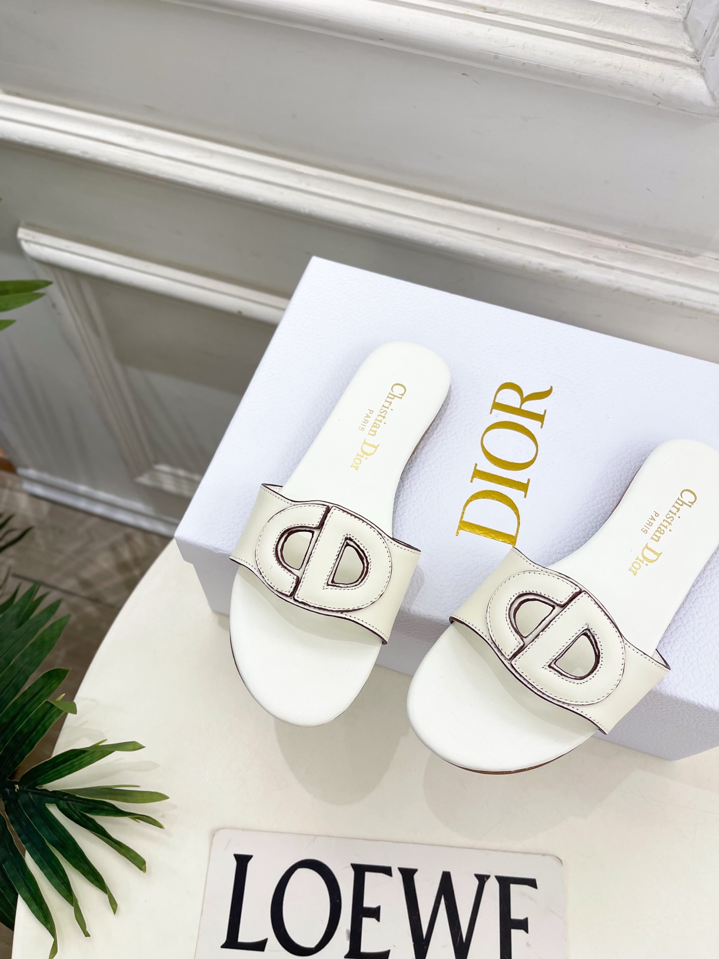 Dior | 迪奥 26𝐬𝐬 🧡💚2026春夏新品 顶级版本⚠️专柜主打新款CD镂空平底 粗跟拖鞋 硬货