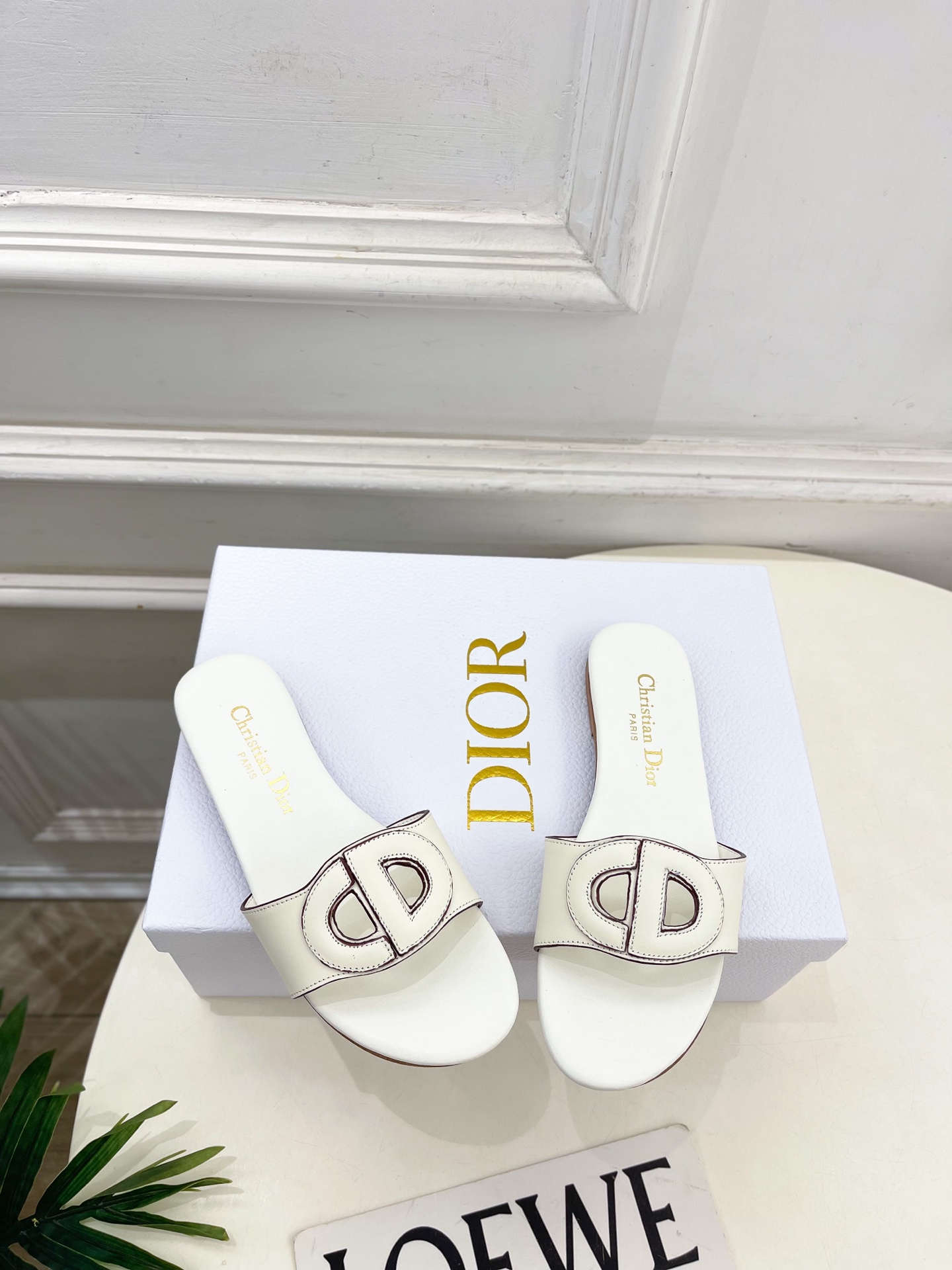Dior | 迪奥 26𝐬𝐬 🧡💚2026春夏新品 顶级版本⚠️专柜主打新款CD镂空平底 粗跟拖鞋 硬货