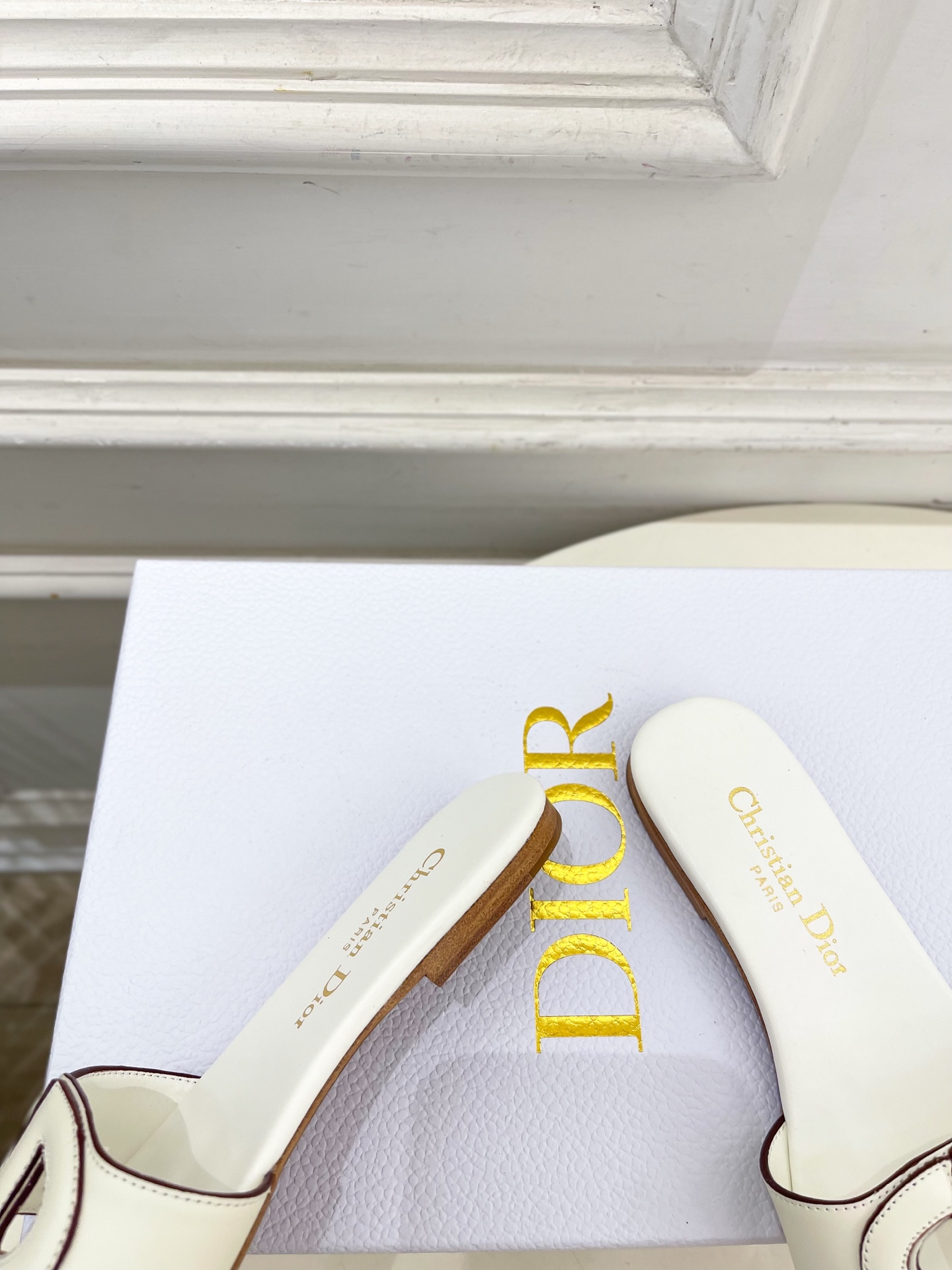 Dior | 迪奥 26𝐬𝐬 🧡💚2026春夏新品 顶级版本⚠️专柜主打新款CD镂空平底 粗跟拖鞋 硬货
