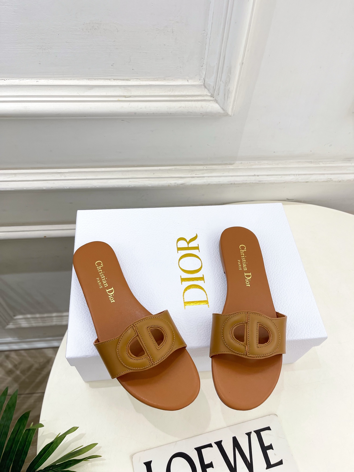 Dior | 迪奥 26𝐬𝐬 🧡💚2026春夏新品 顶级版本⚠️专柜主打新款CD镂空平底 粗跟拖鞋 硬货