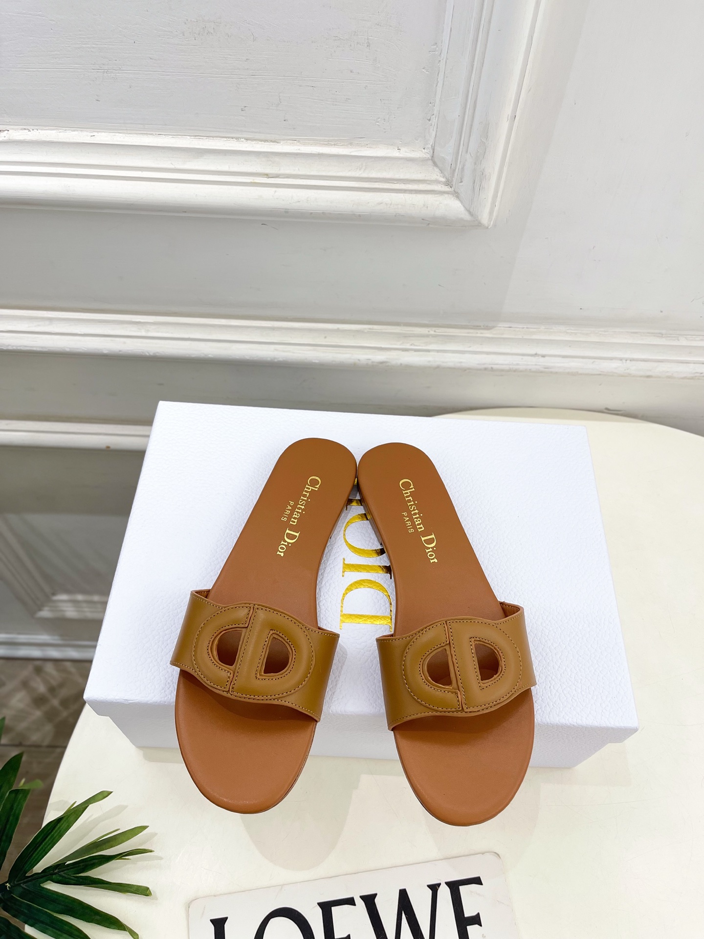 Dior | 迪奥 26𝐬𝐬 🧡💚2026春夏新品 顶级版本⚠️专柜主打新款CD镂空平底 粗跟拖鞋 硬货