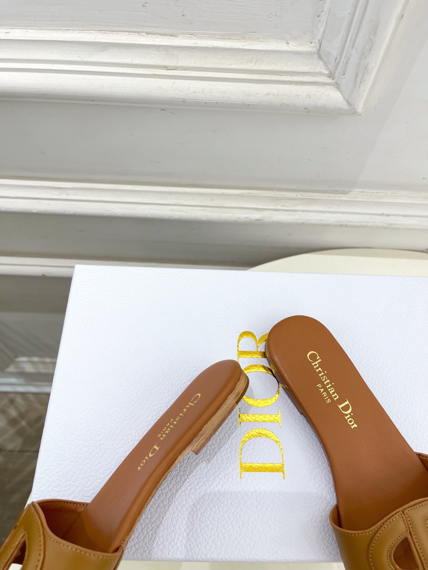 Dior | 迪奥 26𝐬𝐬 🧡💚2026春夏新品 顶级版本⚠️专柜主打新款CD镂空平底 粗跟拖鞋 硬货