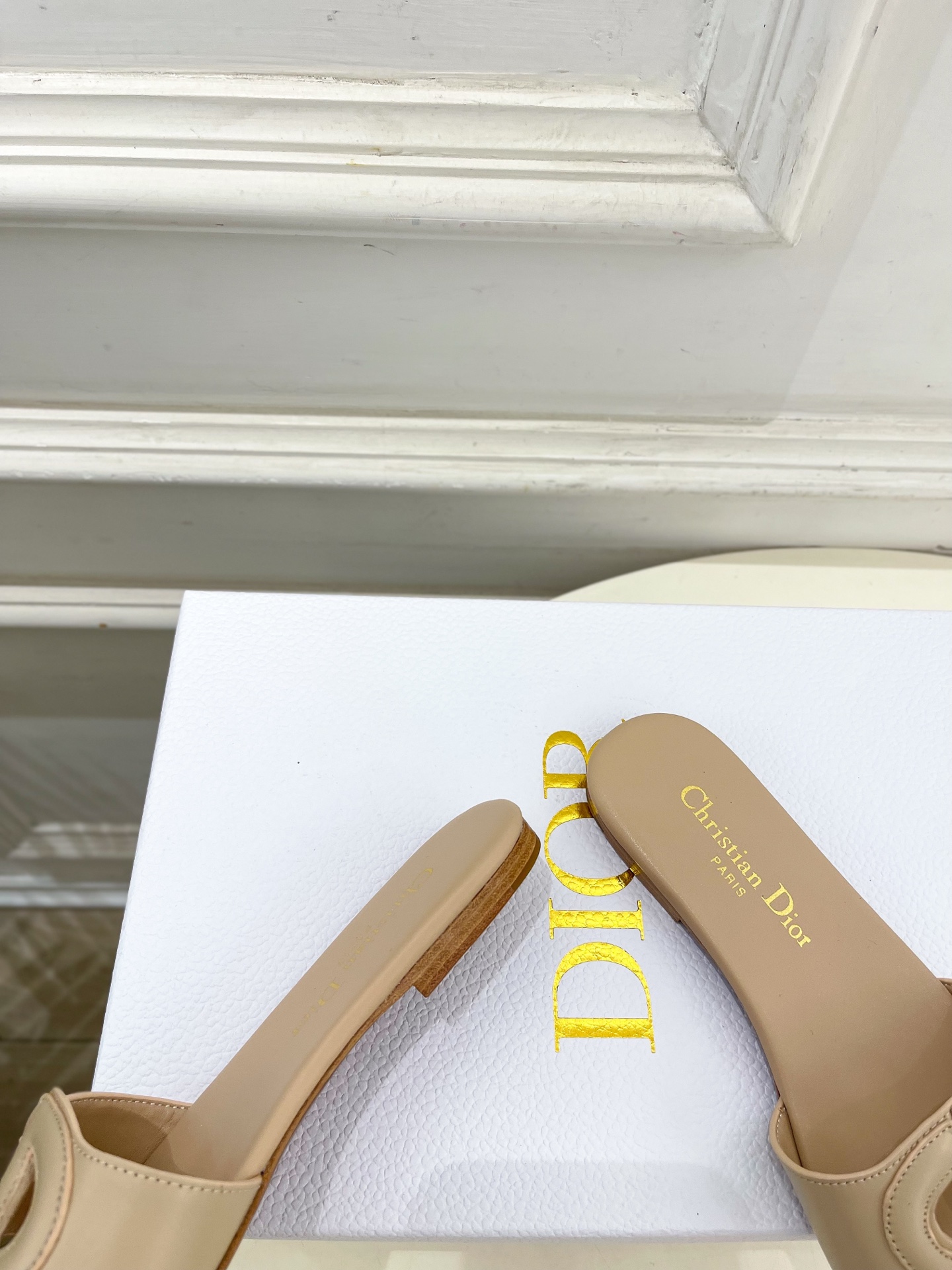Dior | 迪奥 26𝐬𝐬 🧡💚2026春夏新品 顶级版本⚠️专柜主打新款CD镂空平底 粗跟拖鞋 硬货
