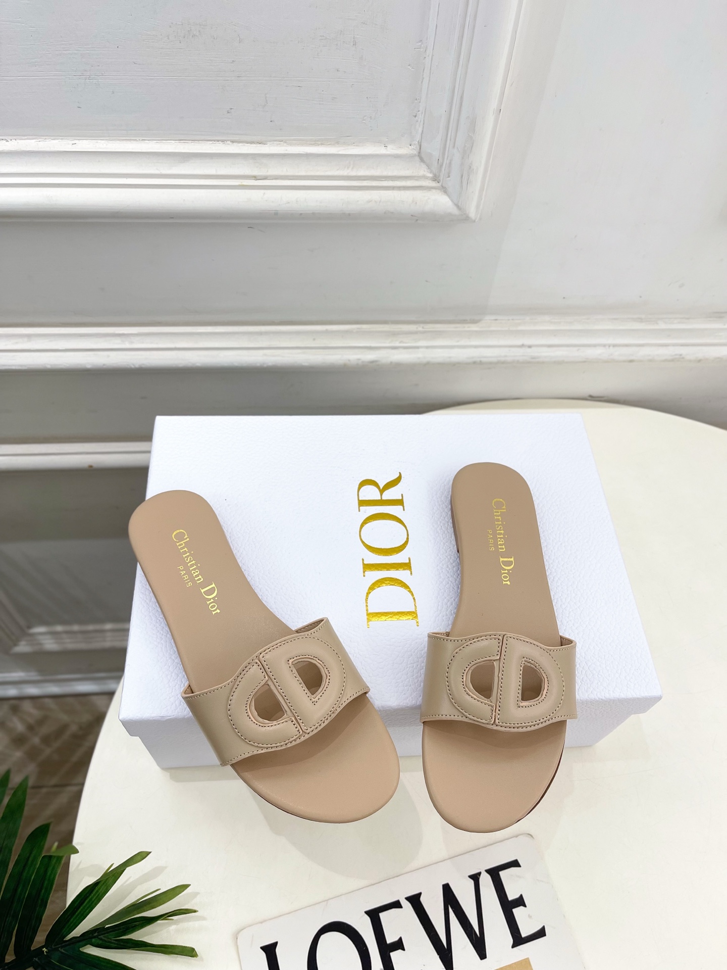 Dior | 迪奥 26𝐬𝐬 🧡💚2026春夏新品 顶级版本⚠️专柜主打新款CD镂空平底 粗跟拖鞋 硬货