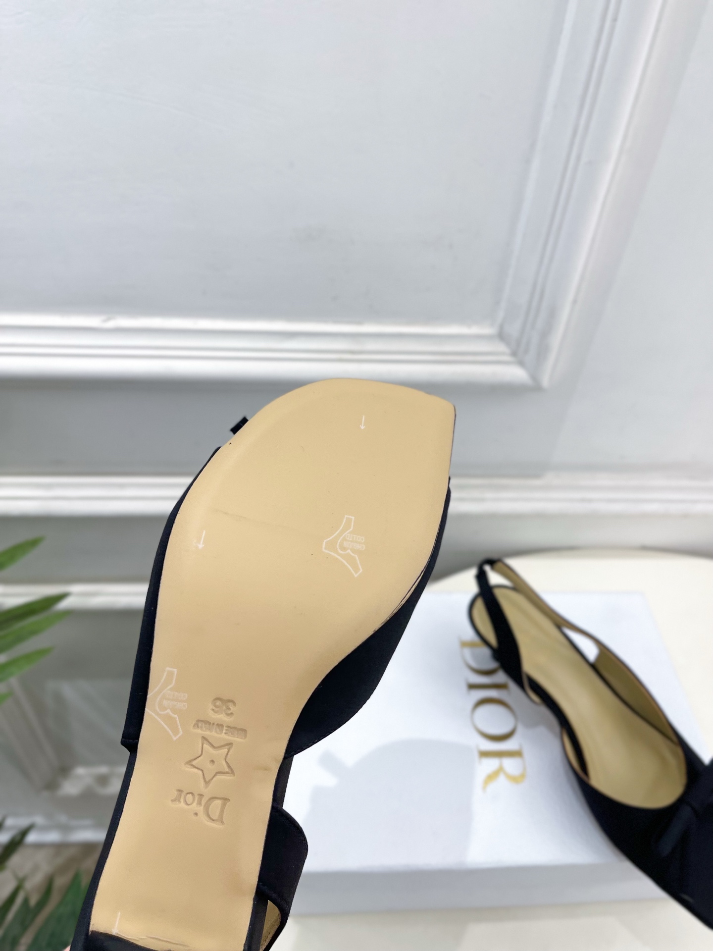 Dior |  迪奥  26𝐬𝐬 🧡💚2026春夏新品 顶级版本⚠️专柜主打新款 CD蝴蝶结鱼嘴中跟凉鞋