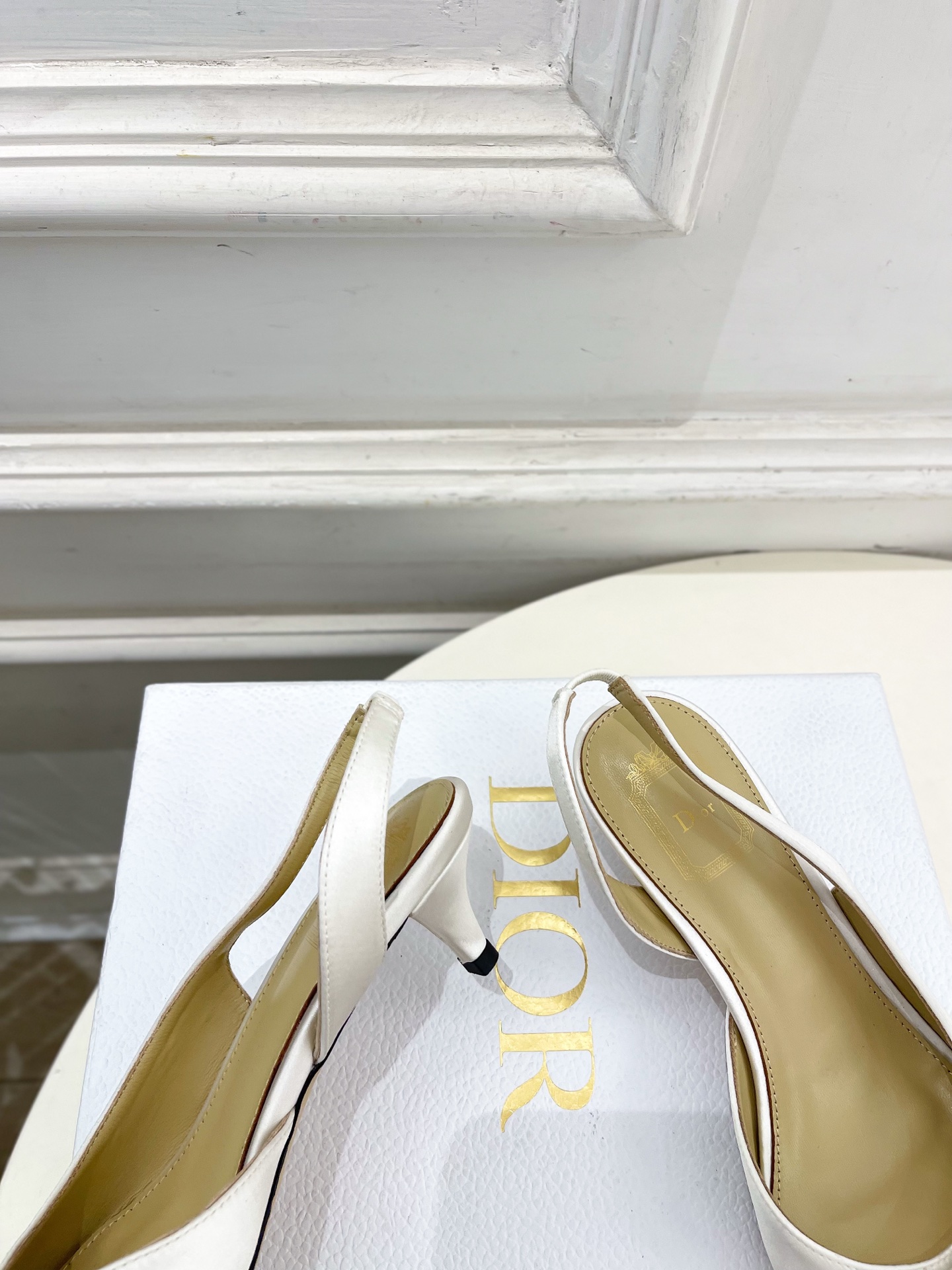 Dior |  迪奥  26𝐬𝐬 🧡💚2026春夏新品 顶级版本⚠️专柜主打新款 CD蝴蝶结鱼嘴中跟凉鞋