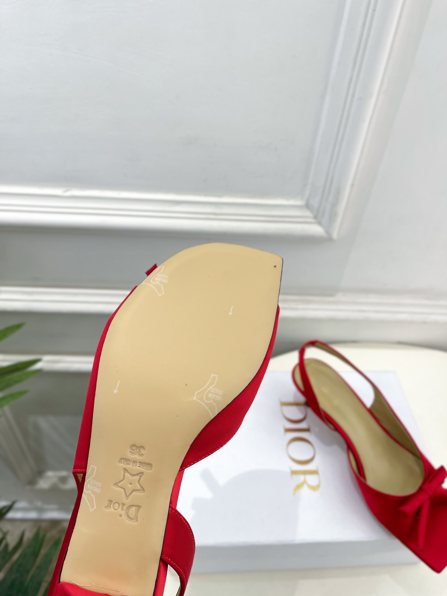 Dior |  迪奥  26𝐬𝐬 🧡💚2026春夏新品 顶级版本⚠️专柜主打新款 CD蝴蝶结鱼嘴中跟凉鞋