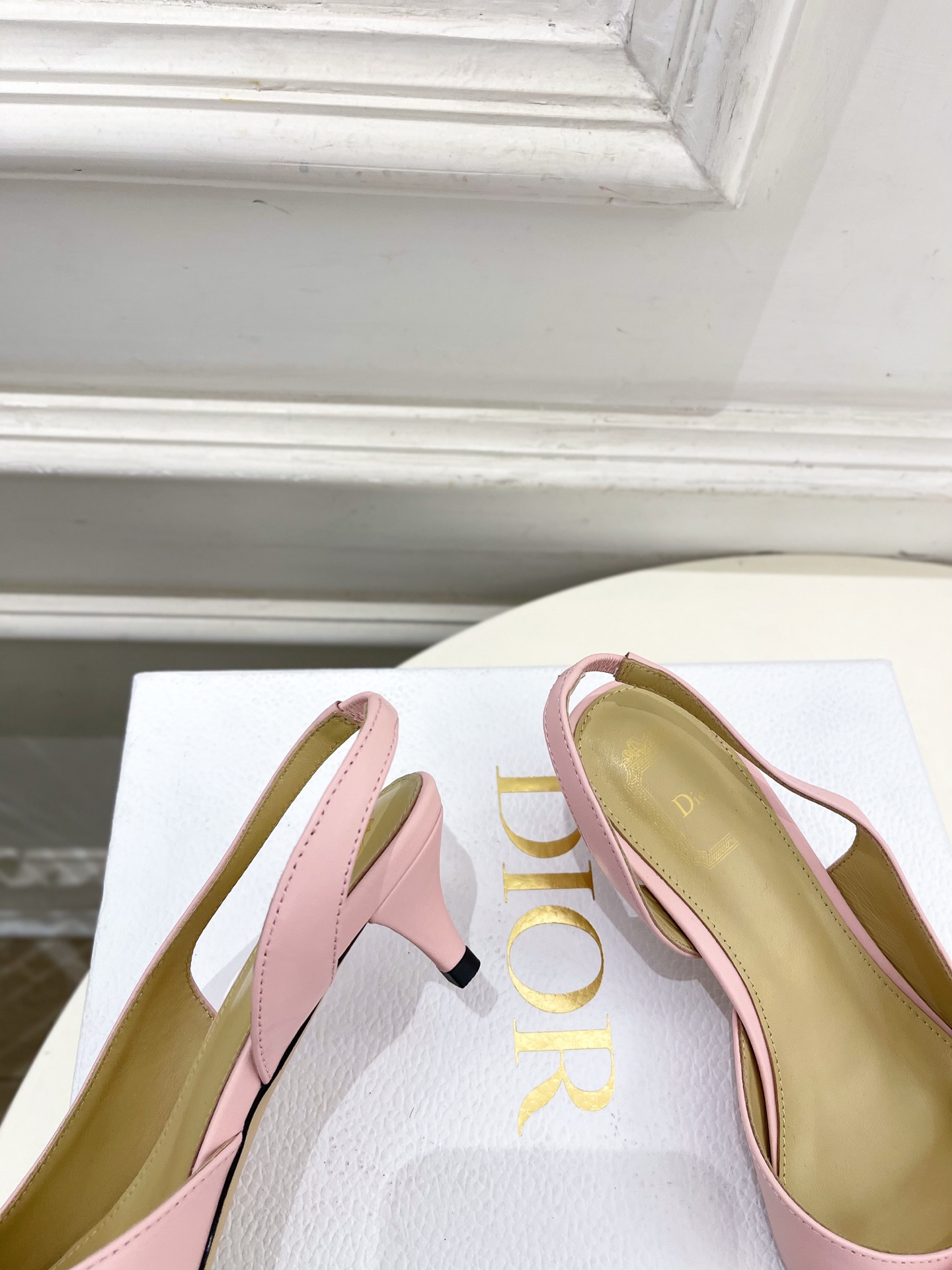 Dior |  迪奥  26𝐬𝐬 🧡💚2026春夏新品 顶级版本⚠️专柜主打新款 CD蝴蝶结鱼嘴中跟凉鞋