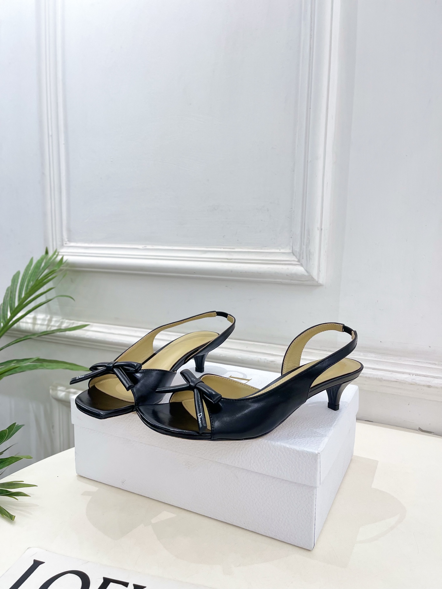Dior |  迪奥  26𝐬𝐬 🧡💚2026春夏新品 顶级版本⚠️专柜主打新款 CD蝴蝶结鱼嘴中跟凉鞋