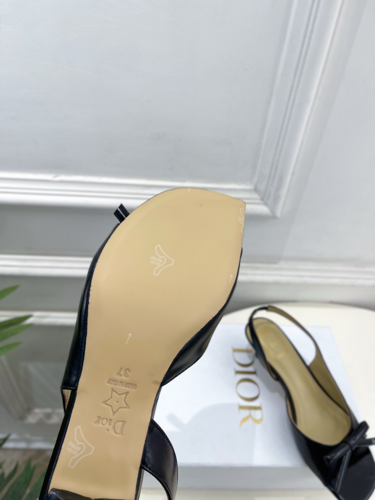 Dior |  迪奥  26𝐬𝐬 🧡💚2026春夏新品 顶级版本⚠️专柜主打新款 CD蝴蝶结鱼嘴中跟凉鞋