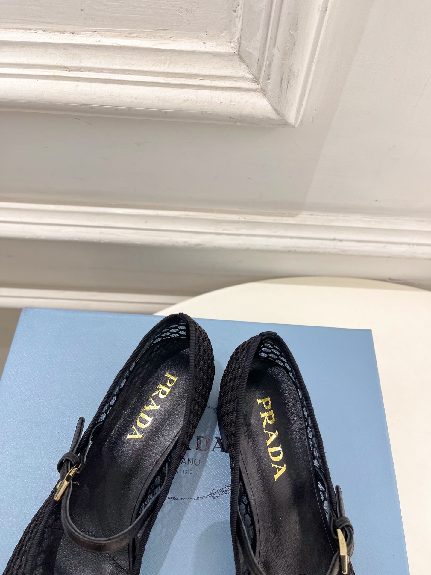 Prada Style Leather Women's Shoes style reference detail image 7 from source 784780