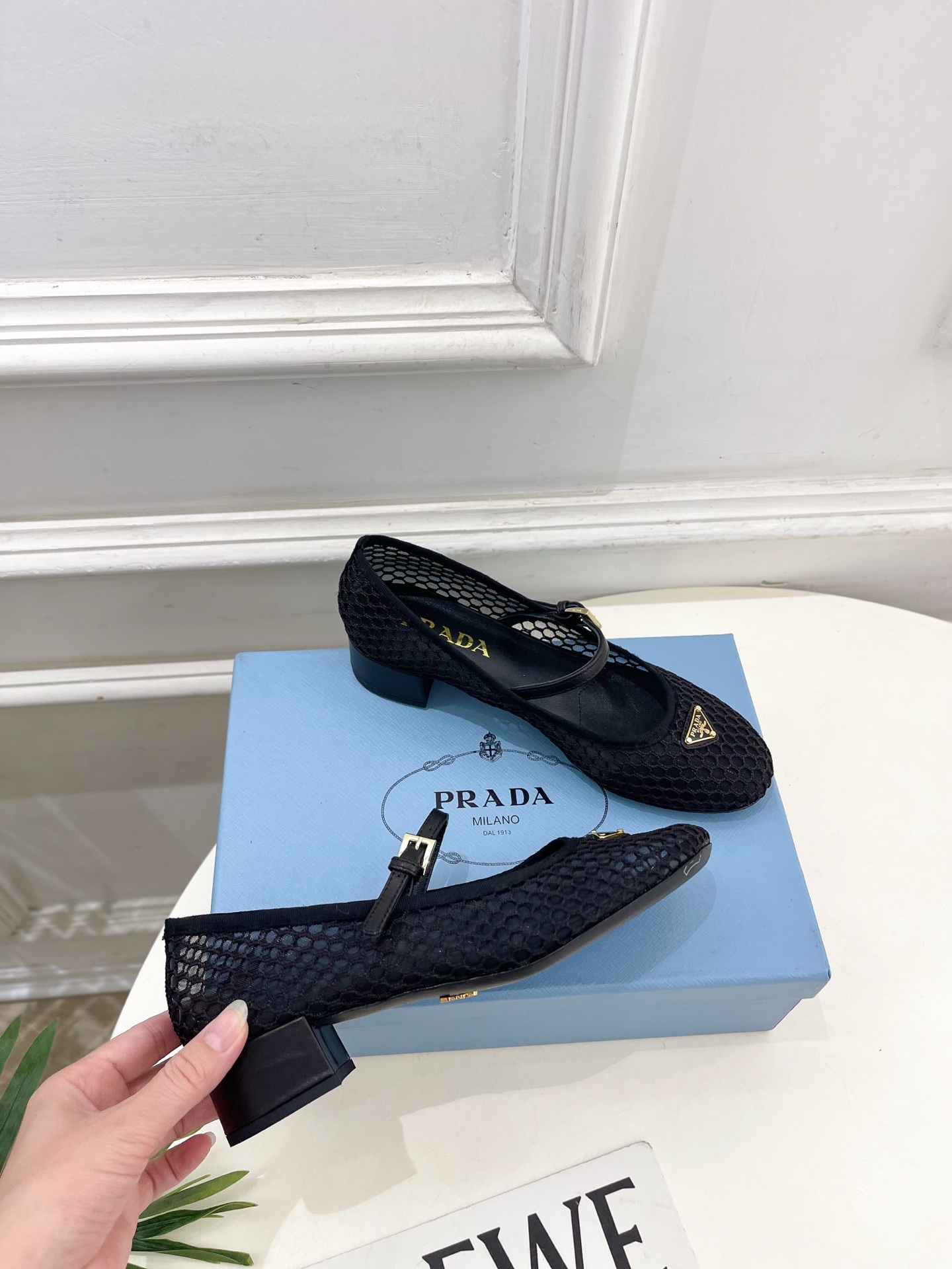Prada Style Leather Women's Shoes style reference detail image 4 from source 784780