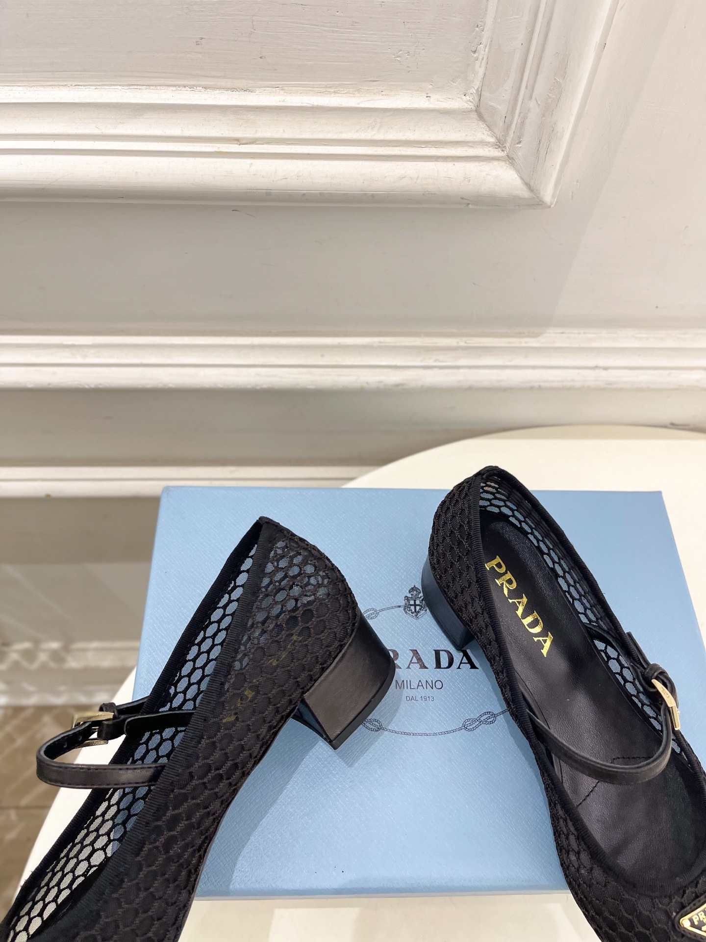 Prada Style Leather Women's Shoes style reference detail image 8 from source 784780