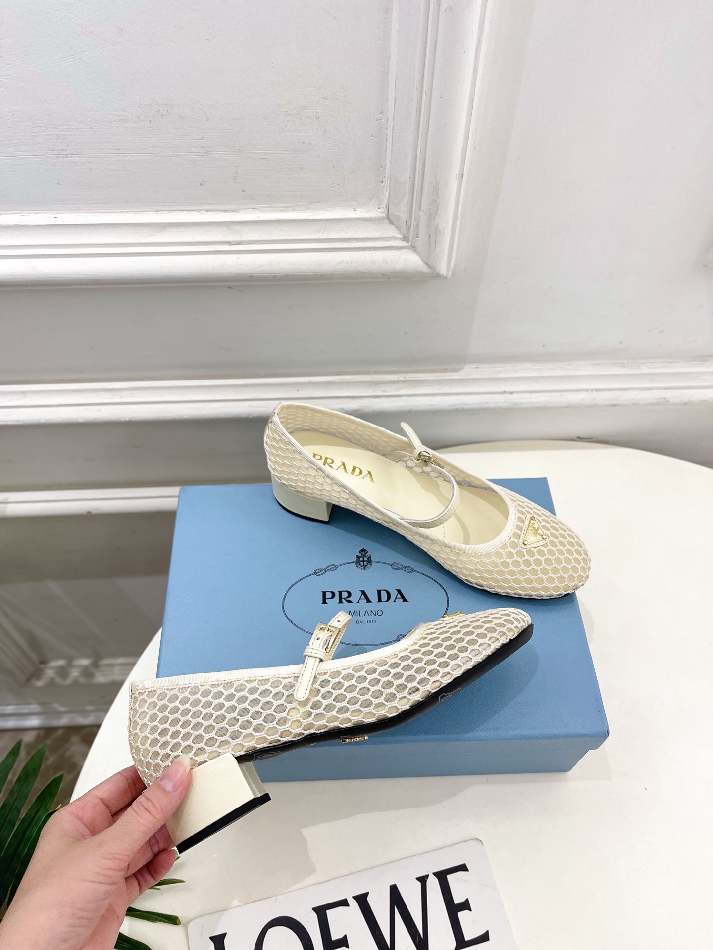 Prada Style Leather Women's Shoes style reference detail image 4 from source 784781