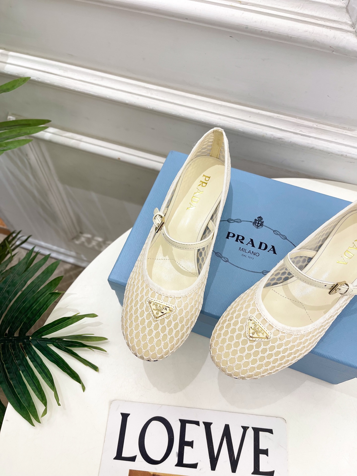 Prada Style Leather Women's Shoes style reference detail image 6 from source 784781