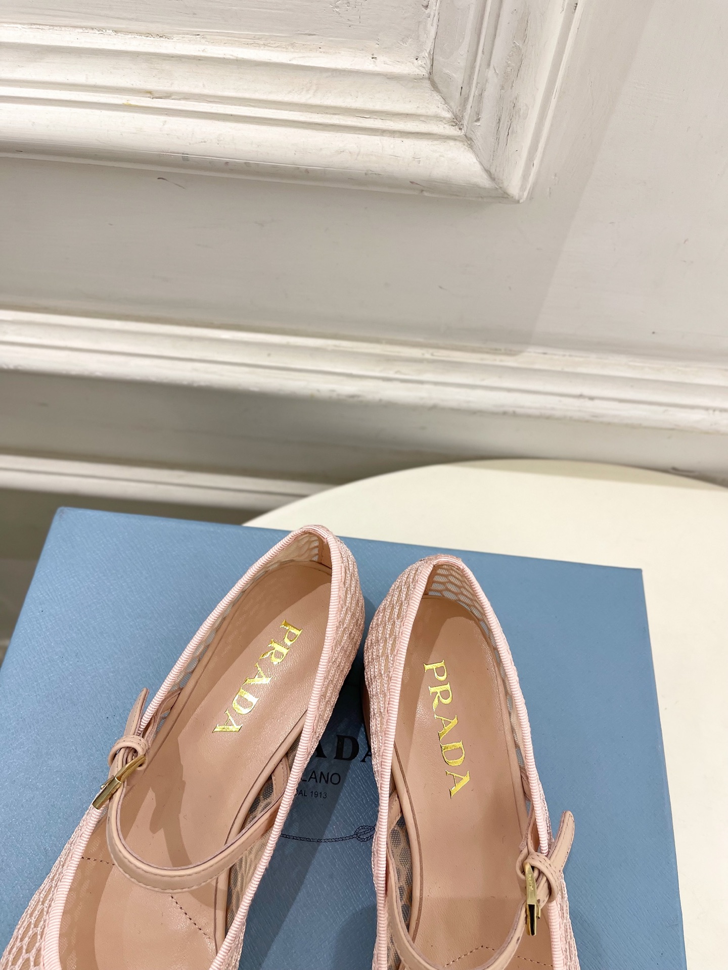 Prada Style Leather Women's Shoes style reference detail image 8 from source 784782