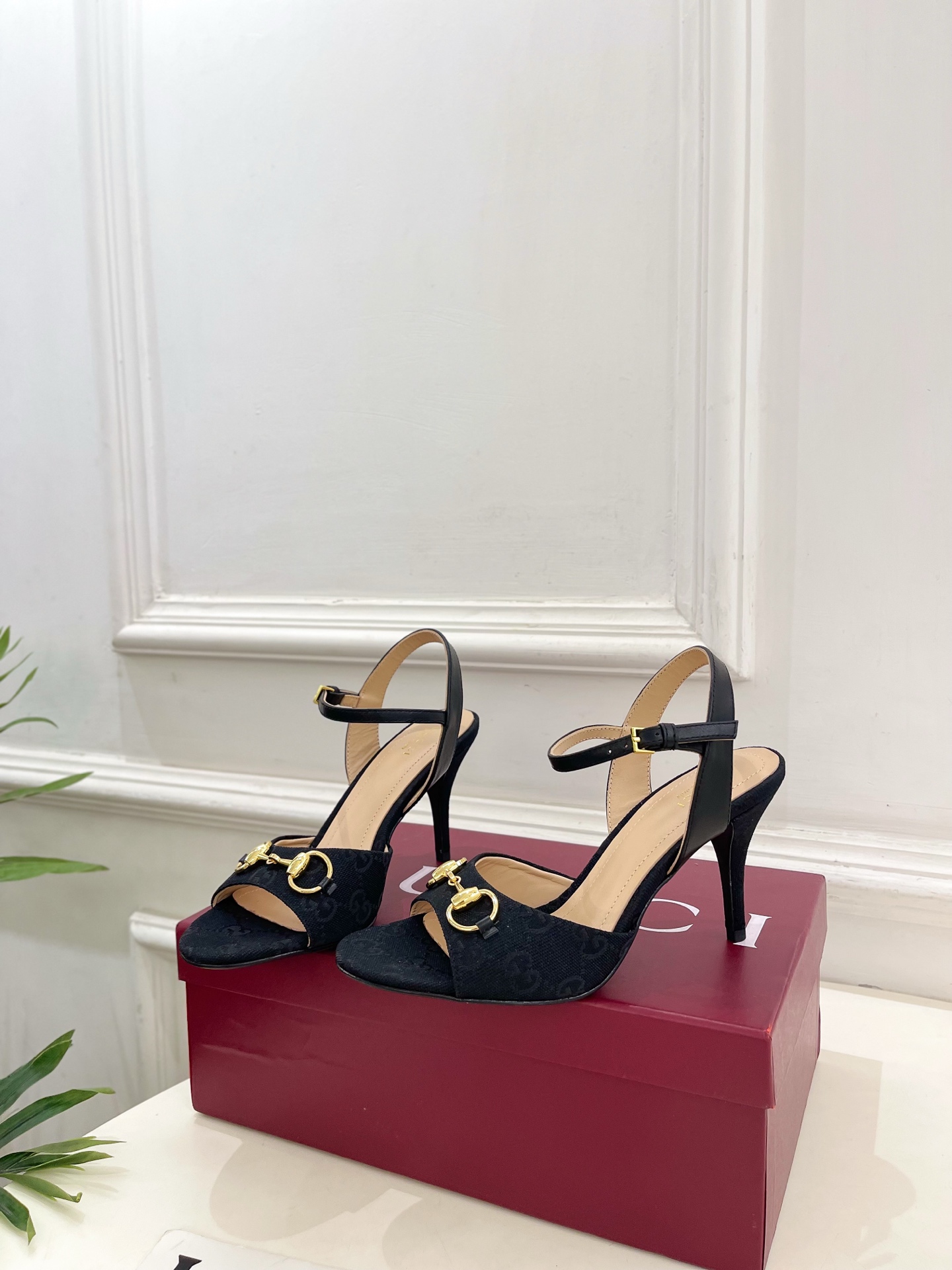Gucci |  古驰  26𝐬𝐬 ⭐️ G家 主打系列终于面世，狠货值得期待！原有的经典 创造新设计 