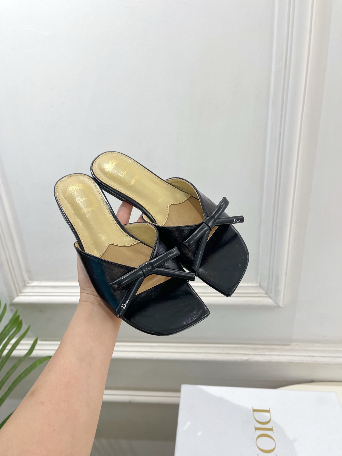 Dior |  迪奥  26𝐬𝐬 🧡💚2026春夏新品 顶级版本⚠️专柜主打新款 CD蝴蝶结鱼嘴平底拖鞋