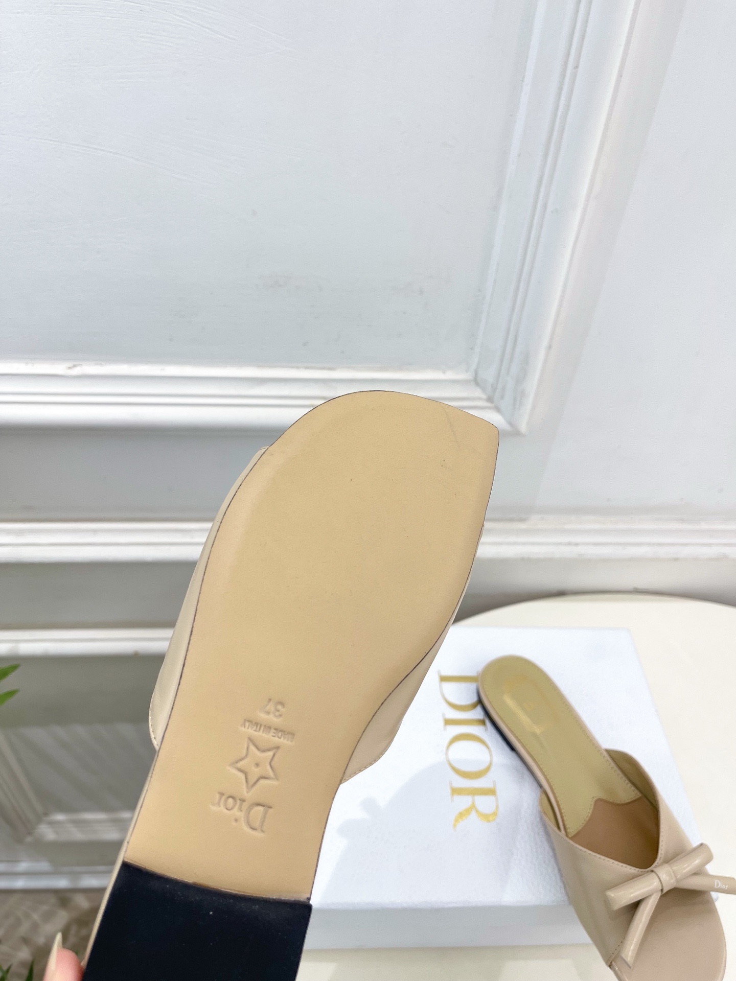 Dior |  迪奥  26𝐬𝐬 🧡💚2026春夏新品 顶级版本⚠️专柜主打新款 CD蝴蝶结鱼嘴平底拖鞋