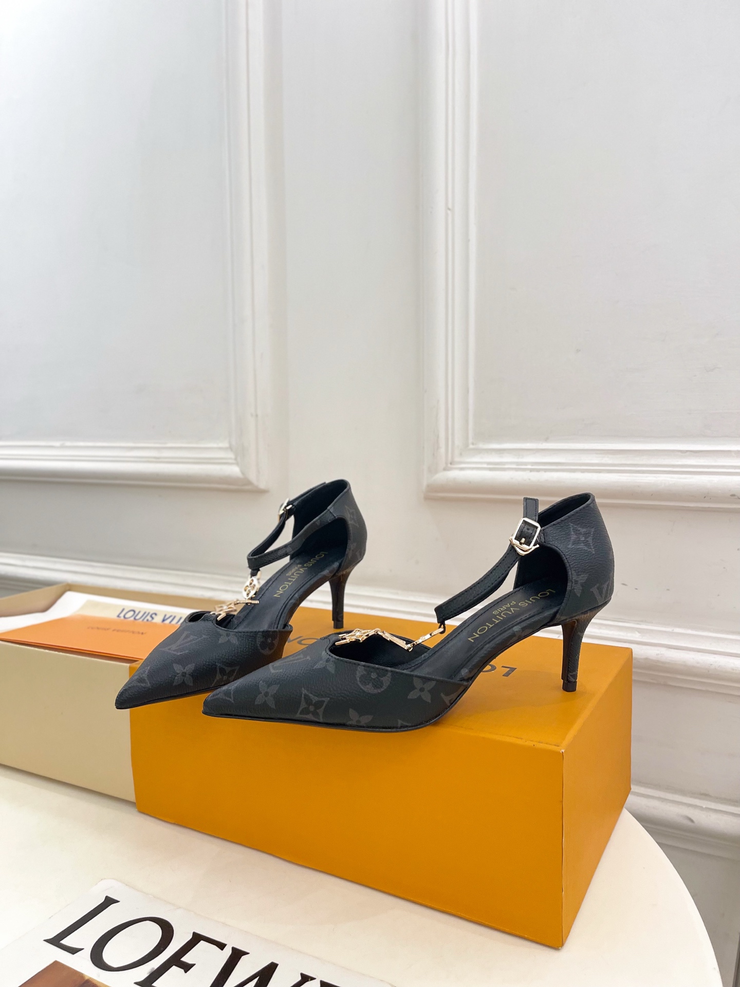 Designer Heeled Shoe