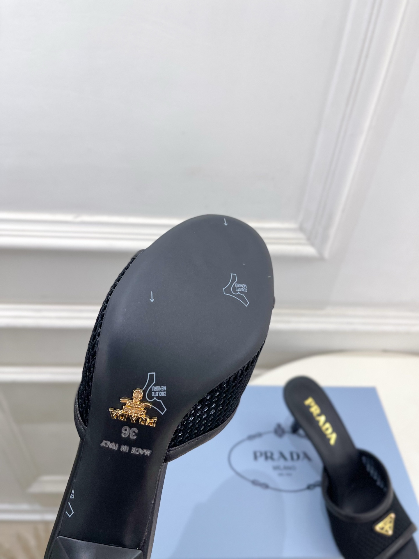 Prada Style Leather Women's Shoes style reference detail image 9 from source 784783
