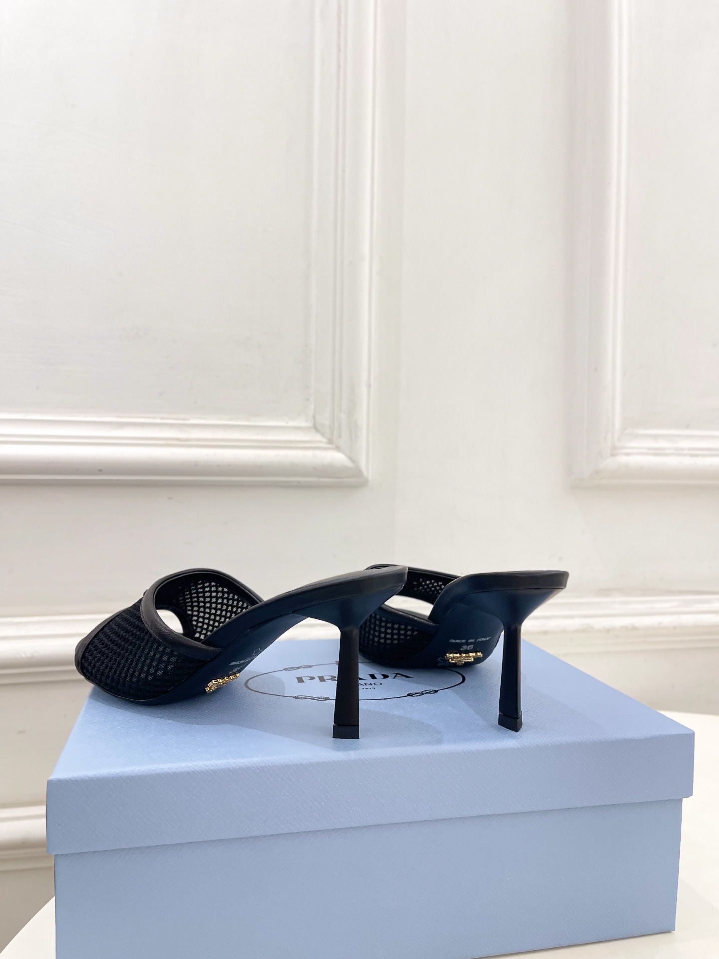 Prada Style Leather Women's Shoes style reference detail image 8 from source 784783