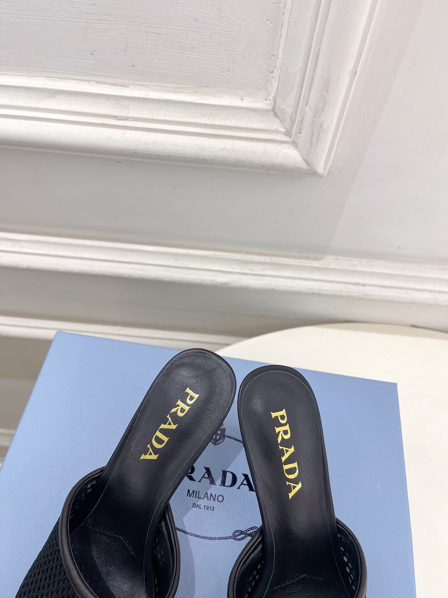 Prada Style Leather Women's Shoes style reference detail image 7 from source 784783