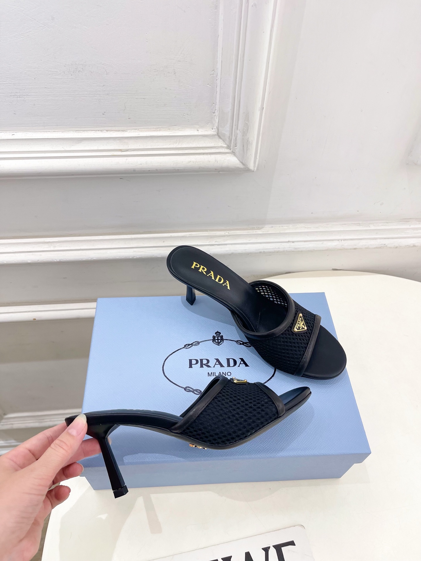 Prada Style Leather Women's Shoes style reference detail image 4 from source 784783