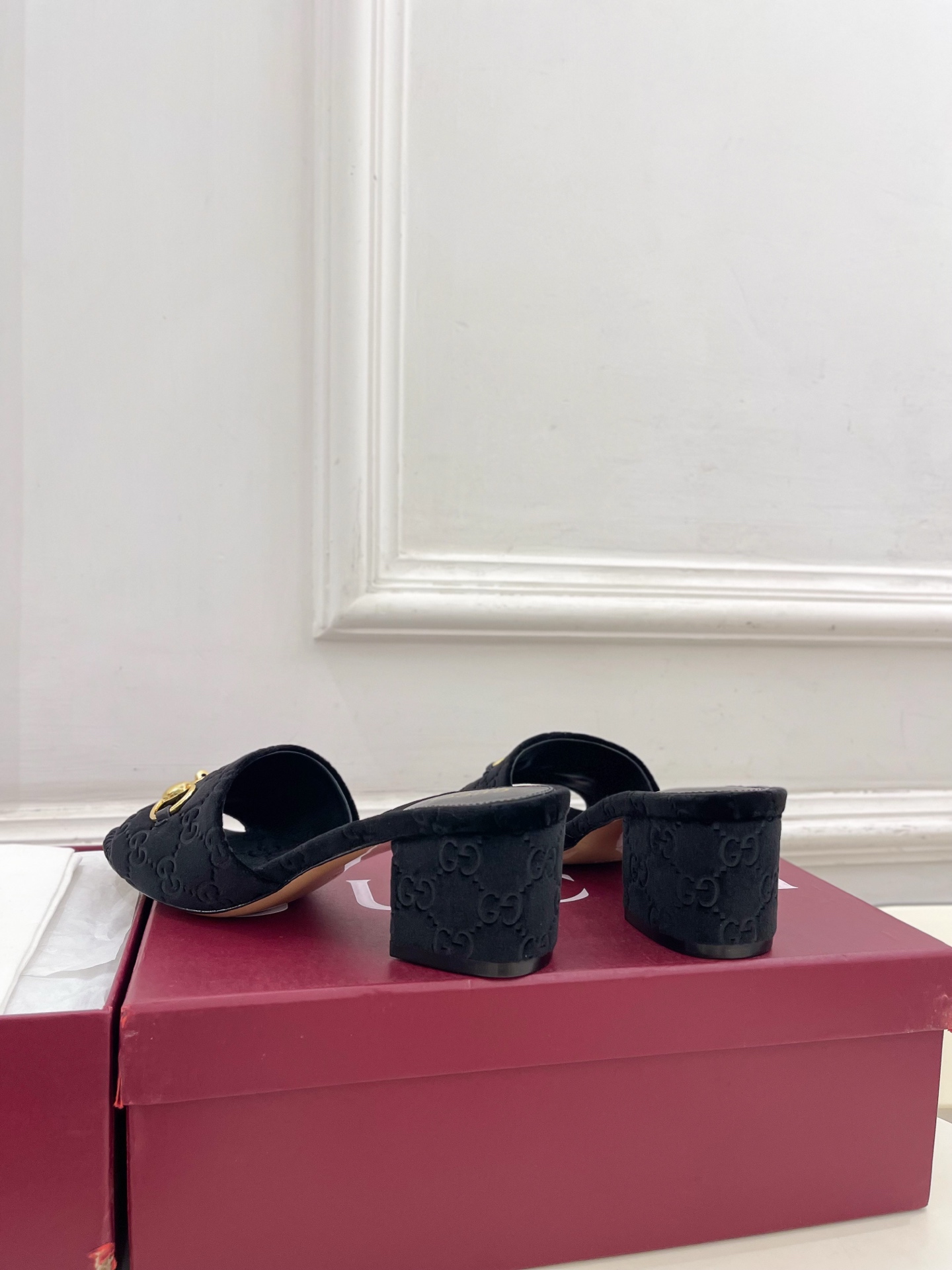 Gucci Style Leather Women's Shoes style reference detail image 7 from source 784536