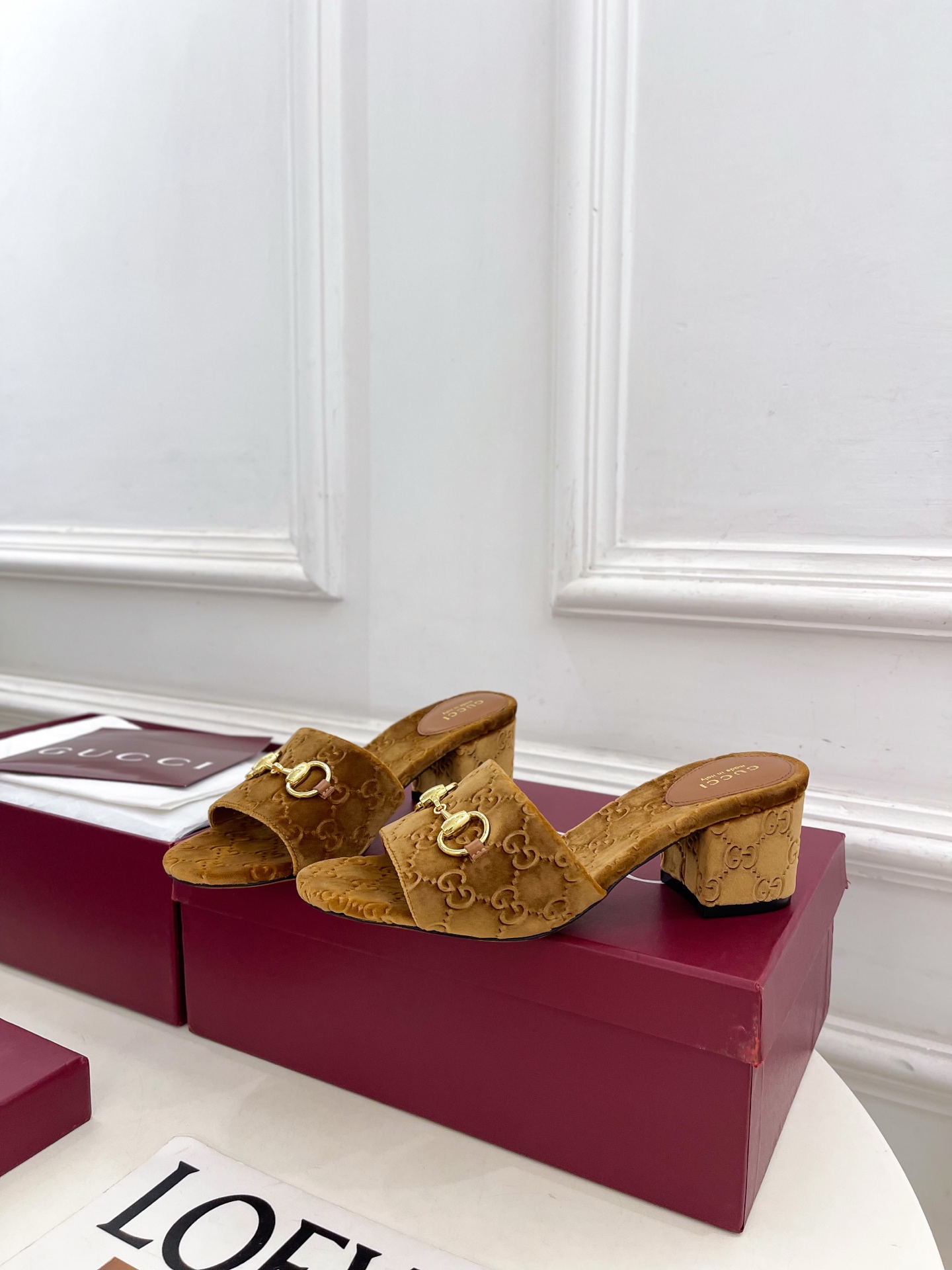 Gucci Style Leather Women's Shoes style reference detail image 3 from source 784538