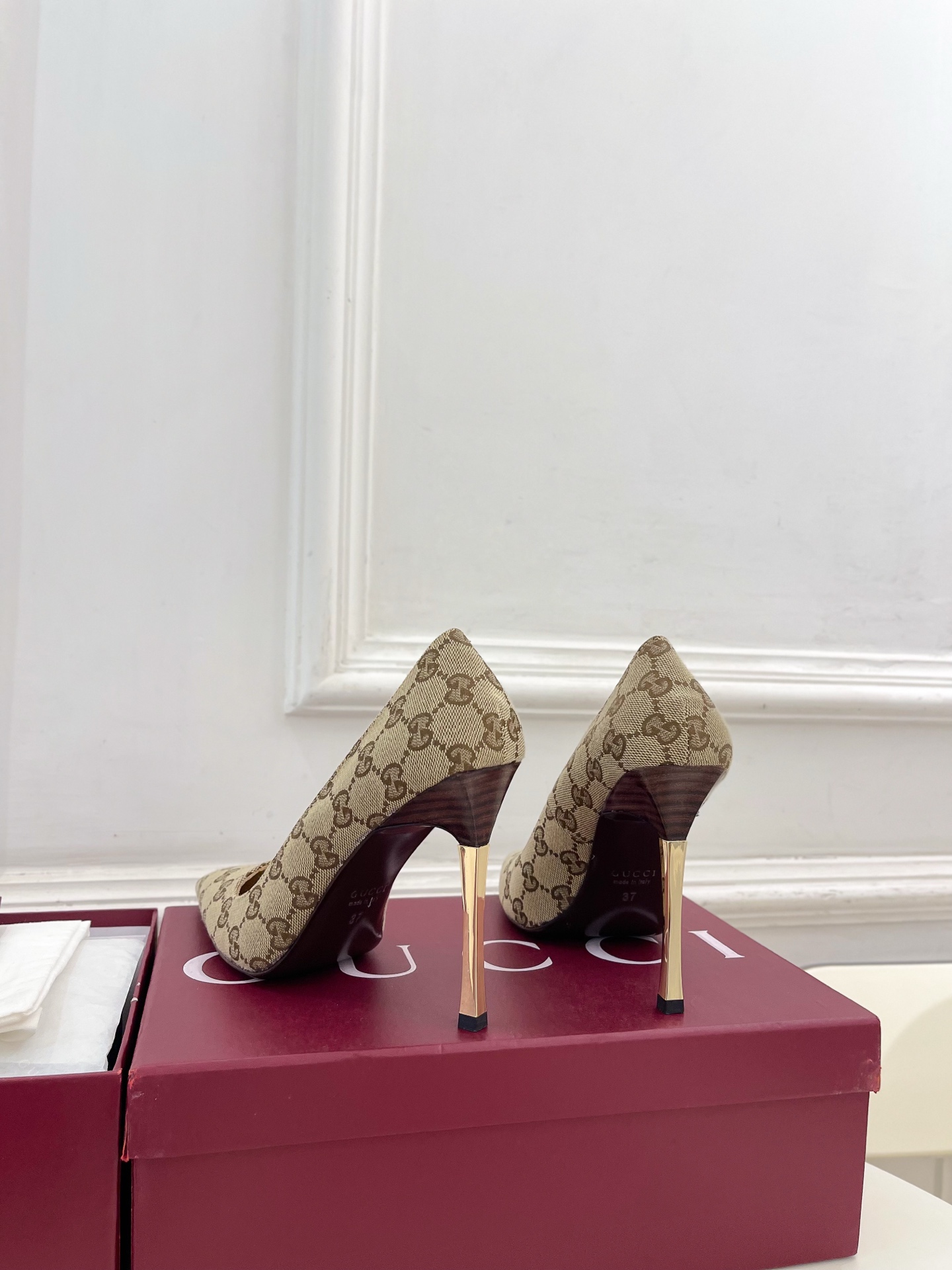Designer Heeled Shoe