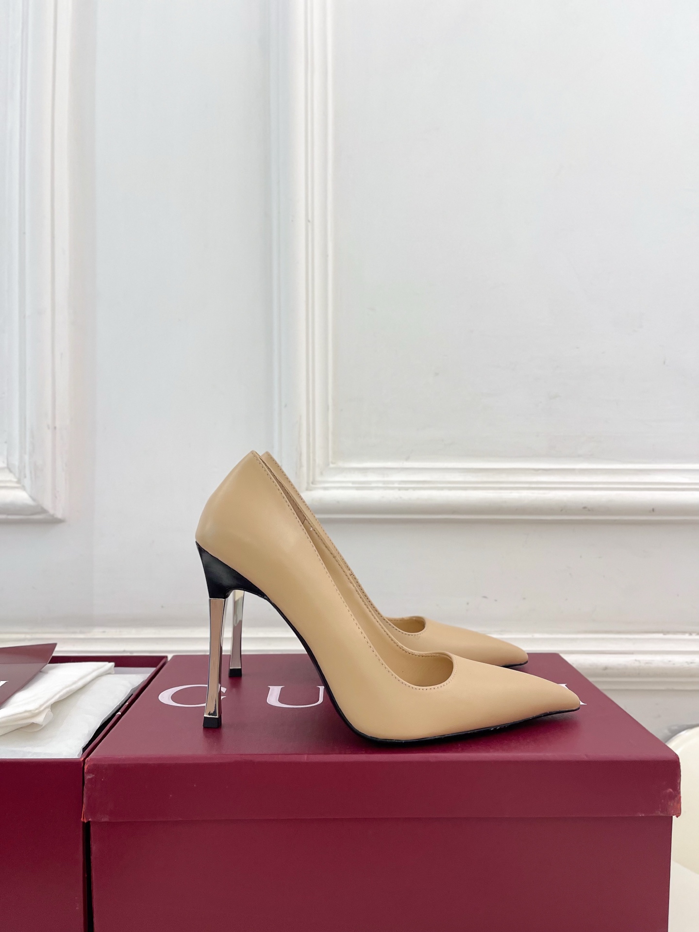 Designer Heeled Shoe