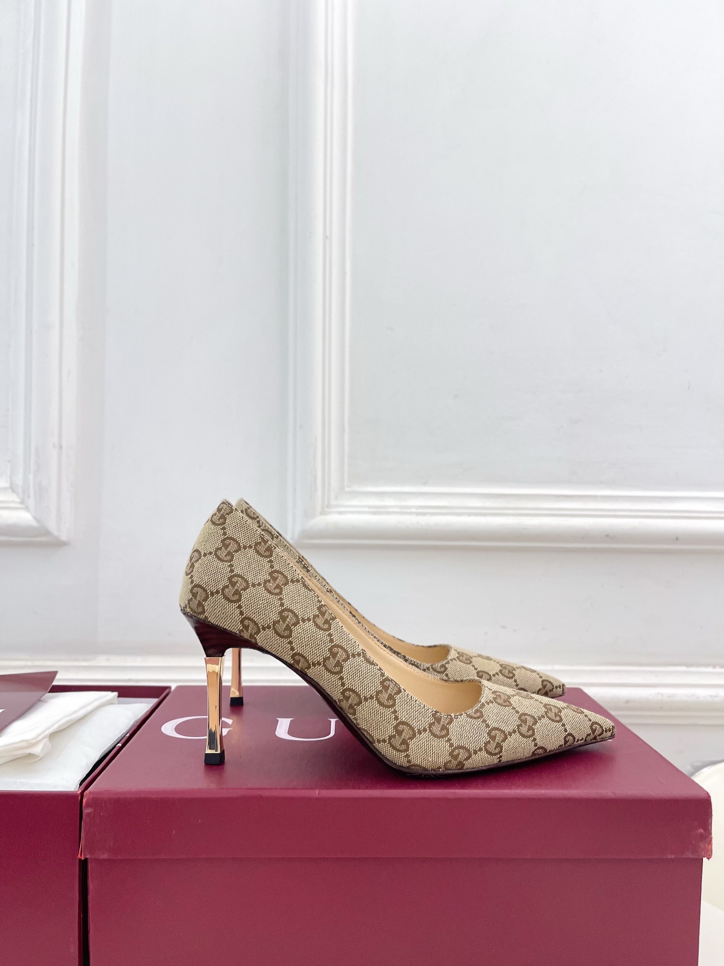 Designer Heeled Shoe