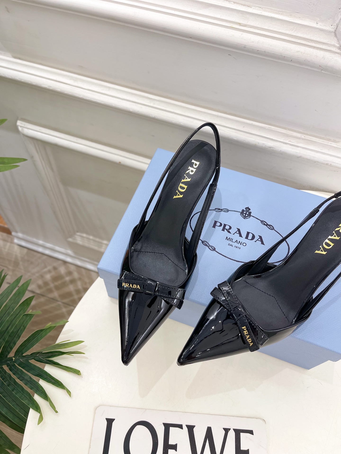 Prada Style Leather Women's Shoes style reference detail image 6 from source 784786