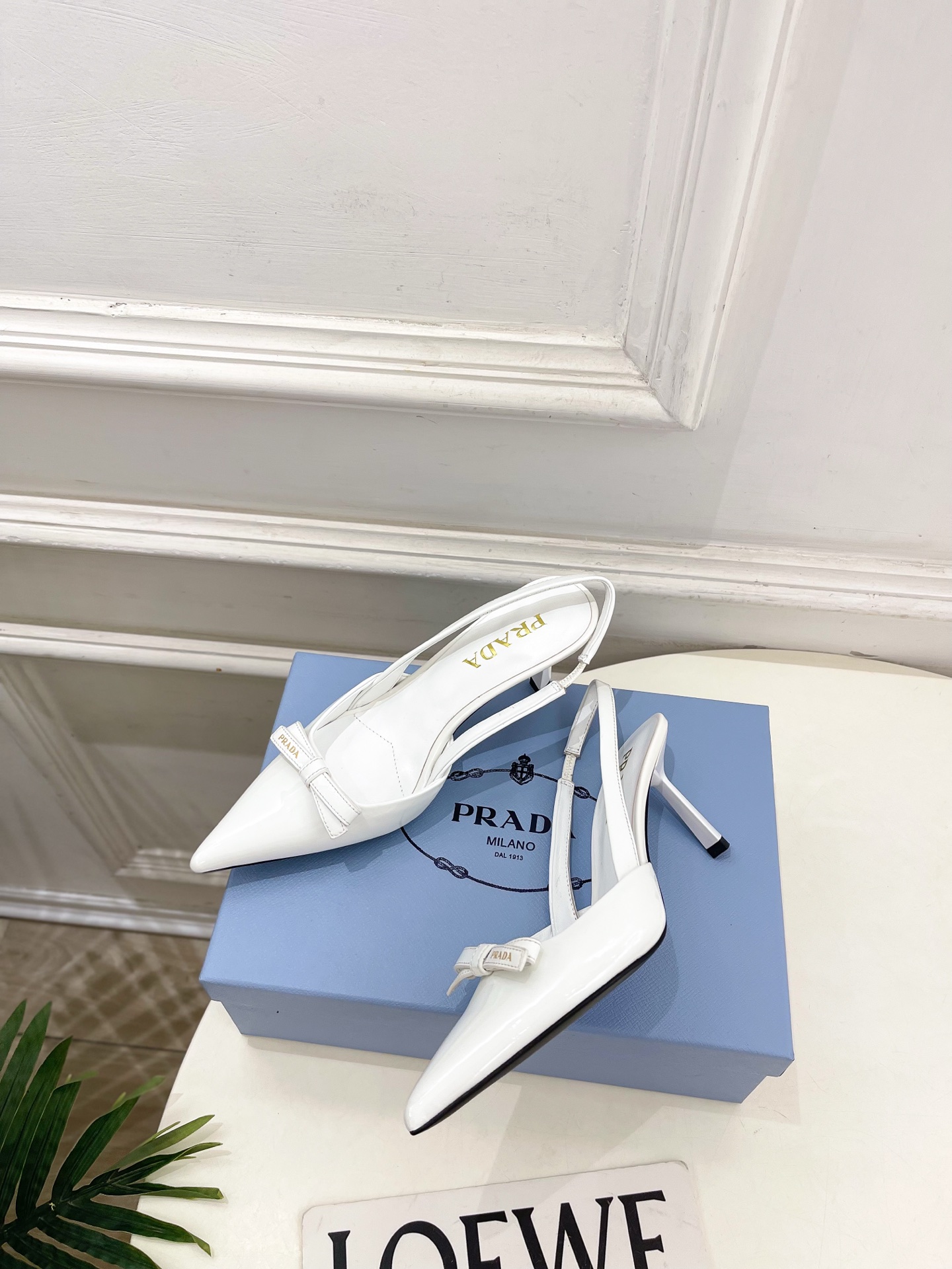 Prada Style Leather Women's Shoes style reference detail image 5 from source 784787