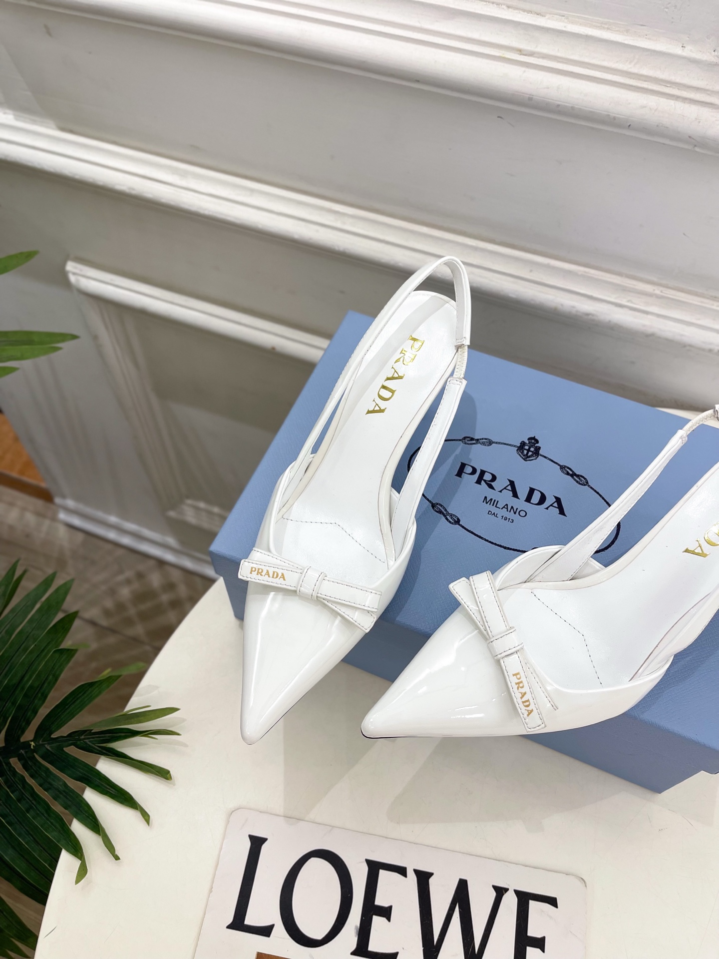Prada Style Leather Women's Shoes style reference detail image 6 from source 784787