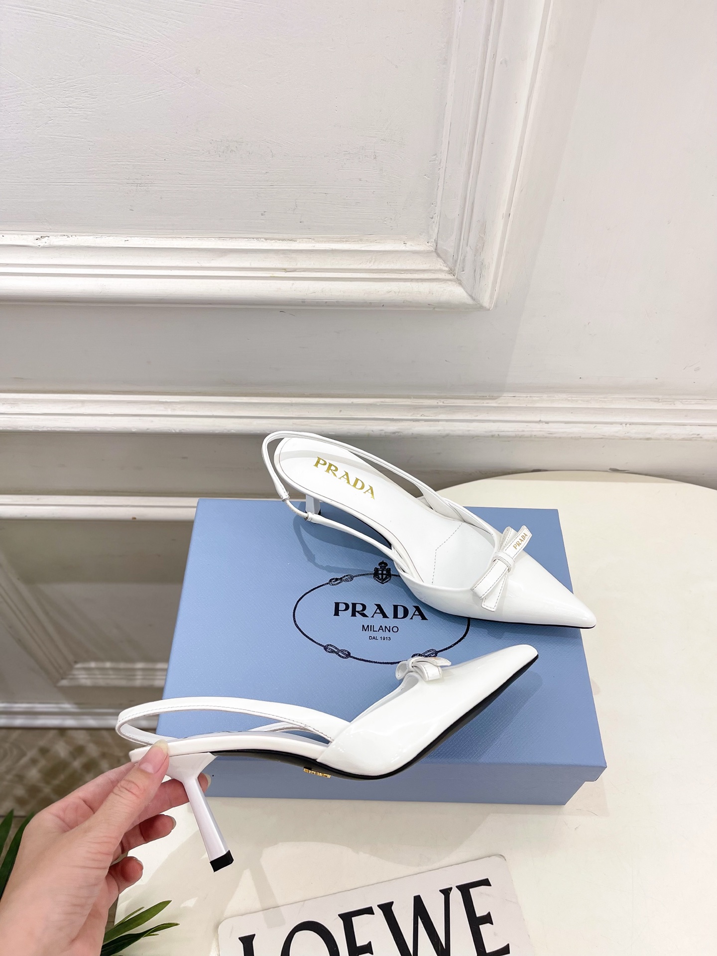 Prada Style Leather Women's Shoes style reference detail image 4 from source 784787