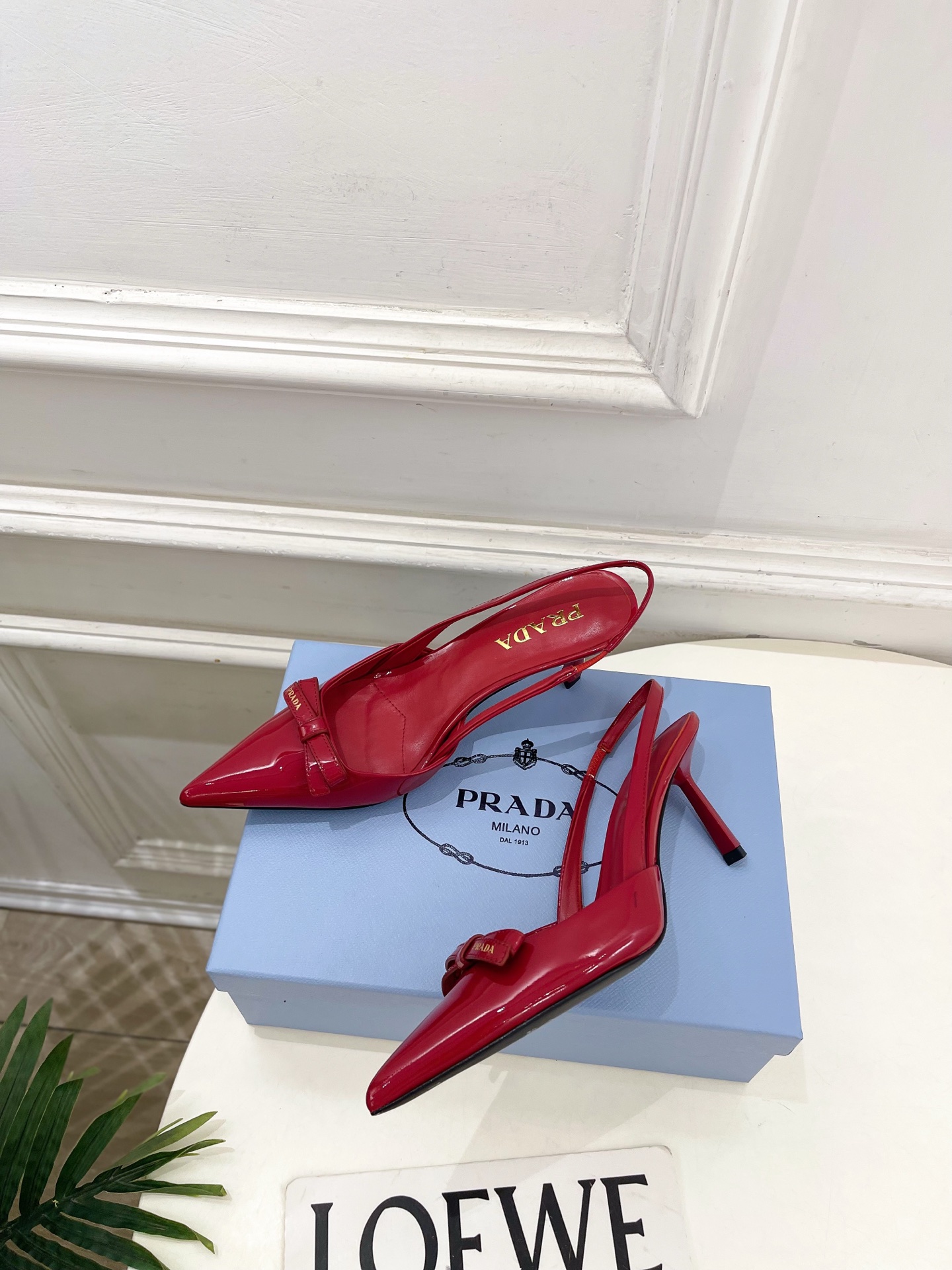 Prada Style Leather Women's Shoes style reference detail image 5 from source 784788