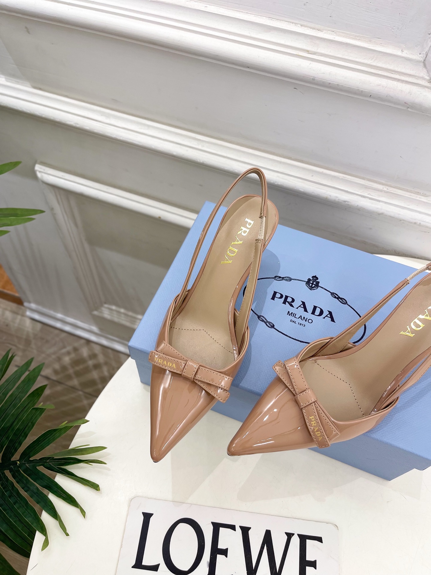 Prada Style Leather Women's Shoes style reference detail image 6 from source 784789
