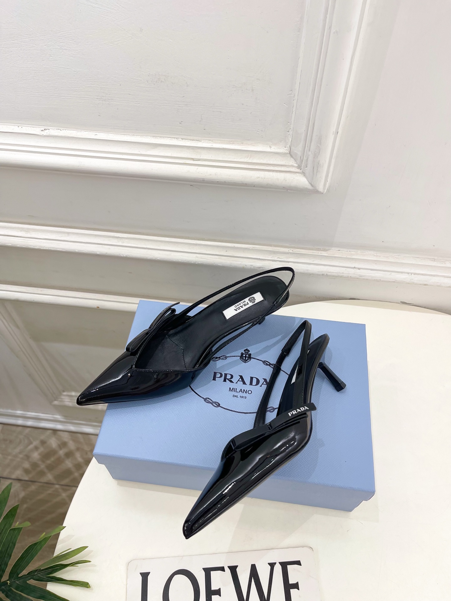 Prada Style Leather Women's Shoes style reference detail image 4 from source 784790