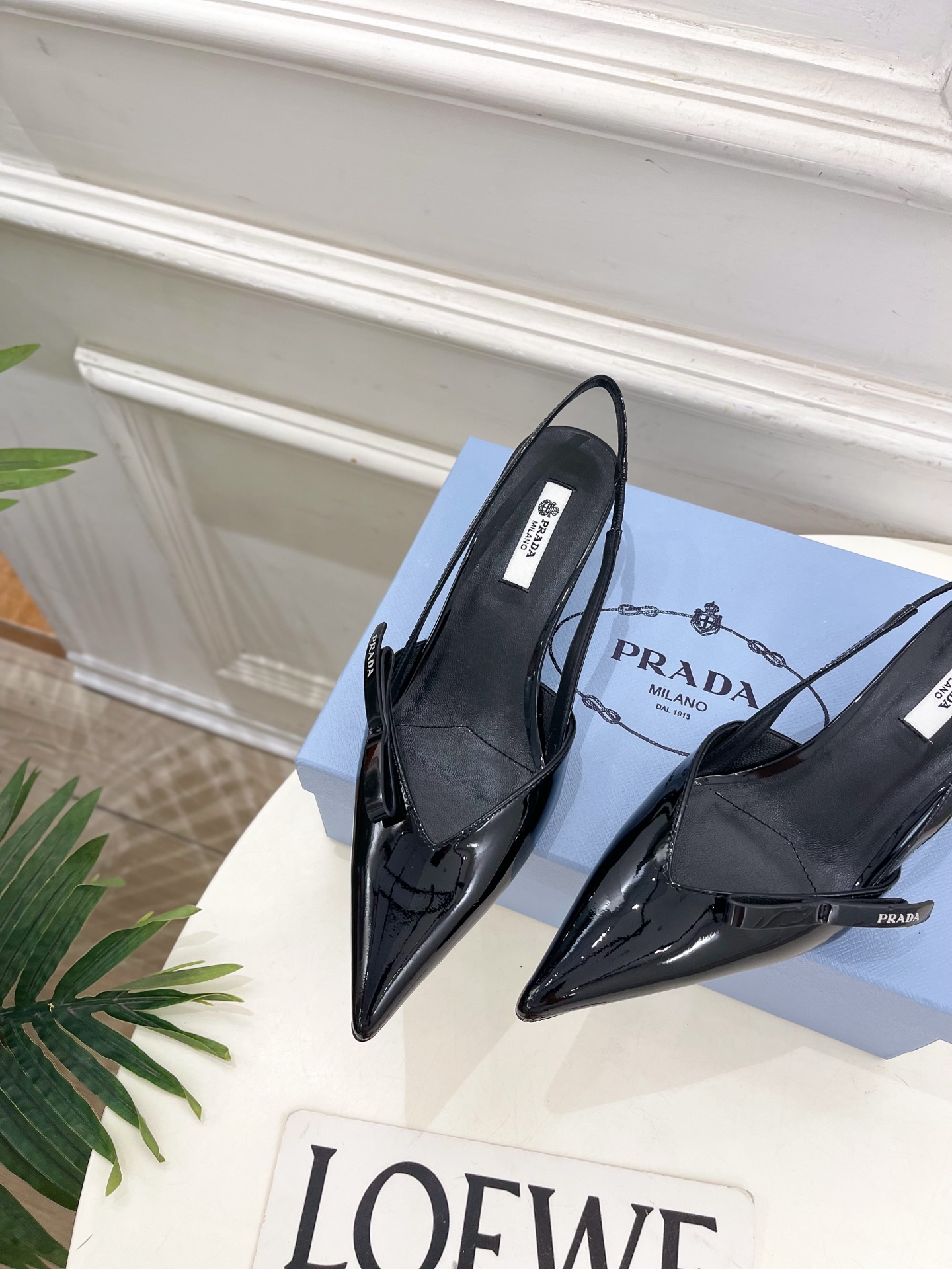 Prada Style Leather Women's Shoes style reference detail image 5 from source 784790