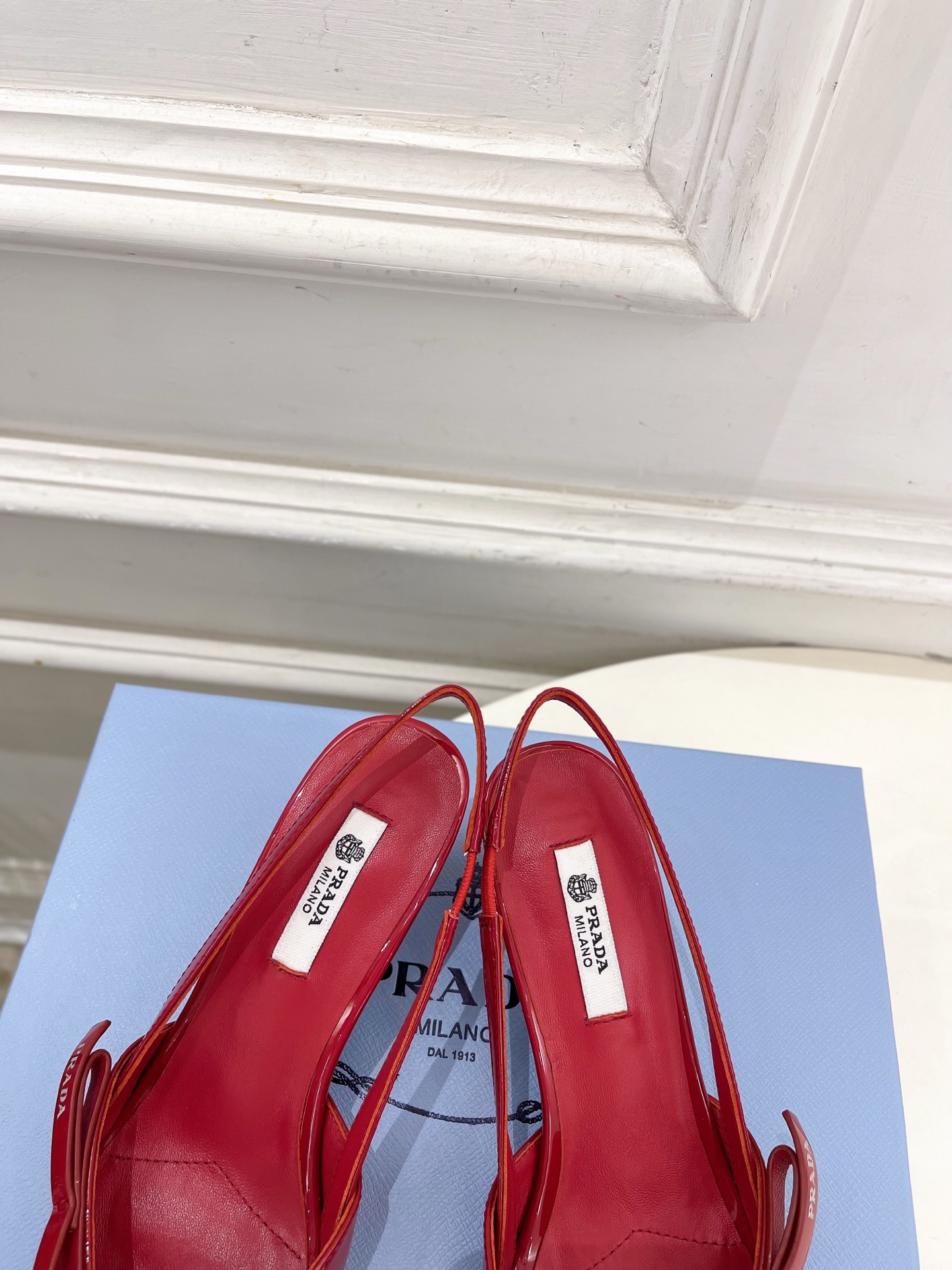 Prada Style Leather Women's Shoes style reference detail image 7 from source 784792