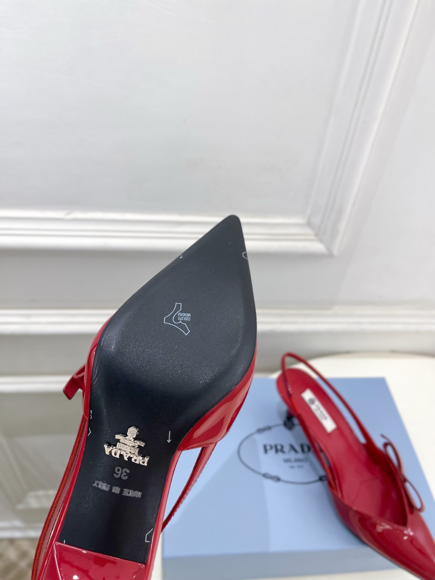 Prada Style Leather Women's Shoes style reference detail image 9 from source 784792