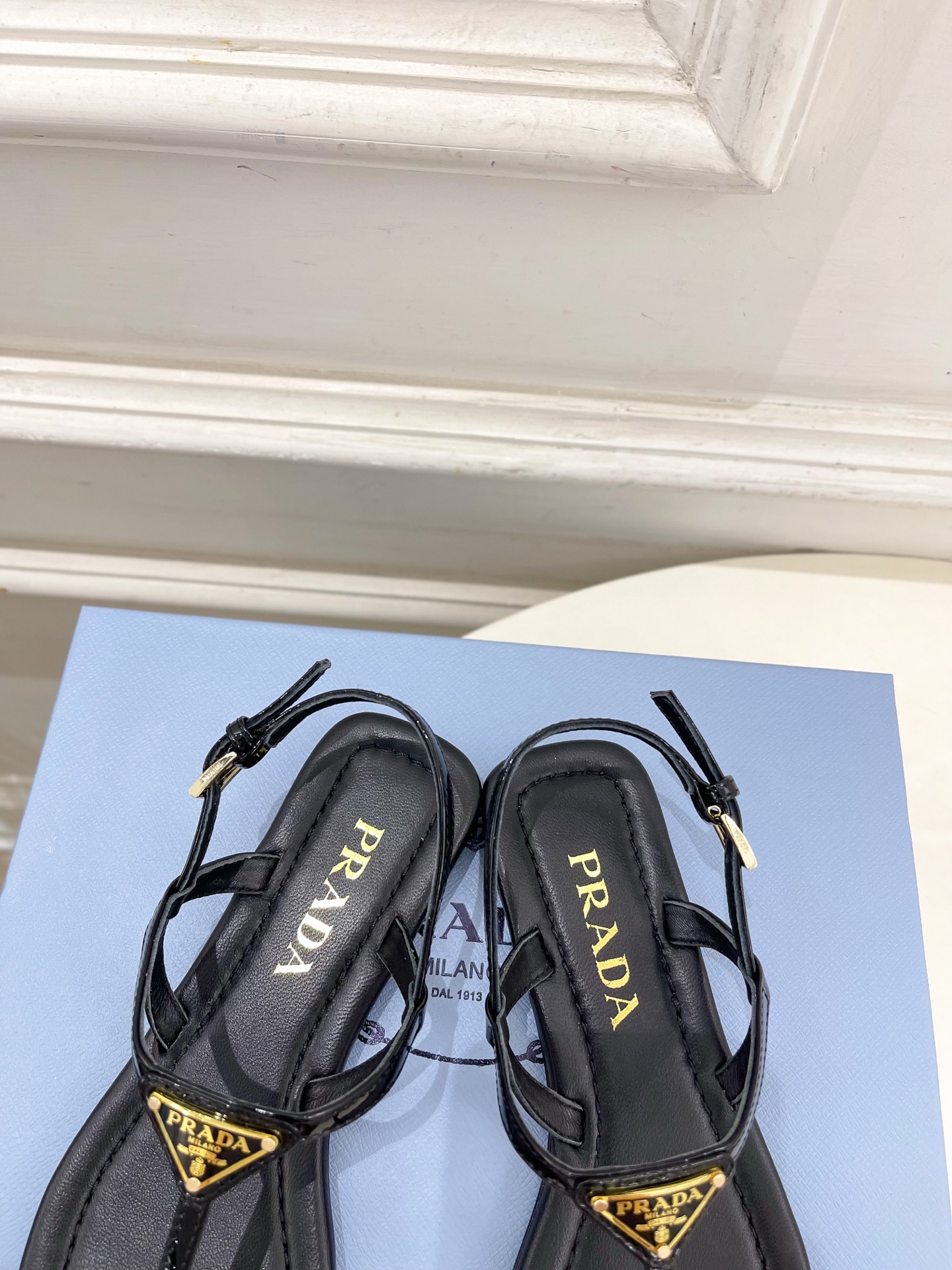 Prada Style Leather Women's Shoes style reference detail image 7 from source 784793