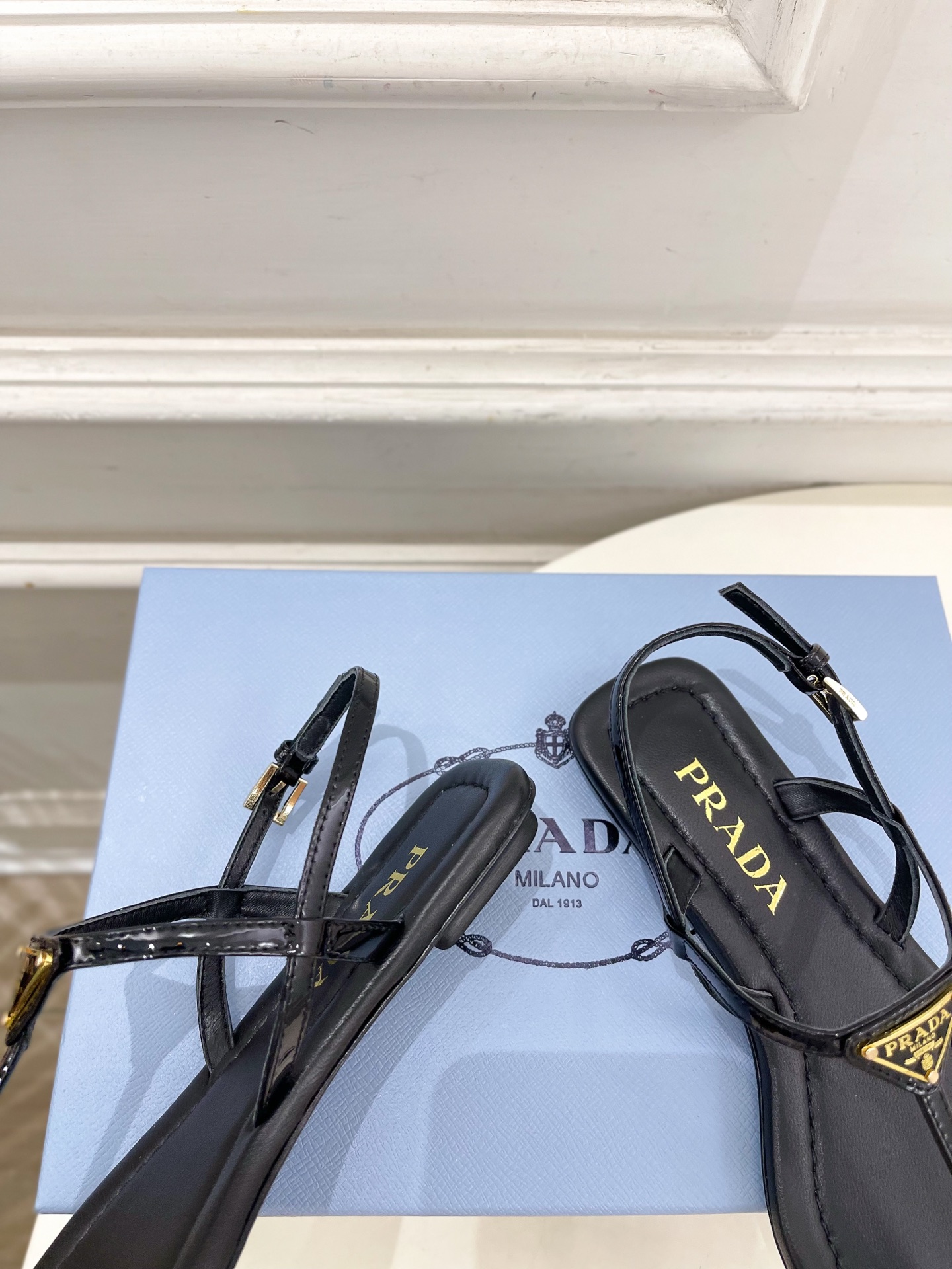 Prada Style Leather Women's Shoes style reference detail image 8 from source 784793