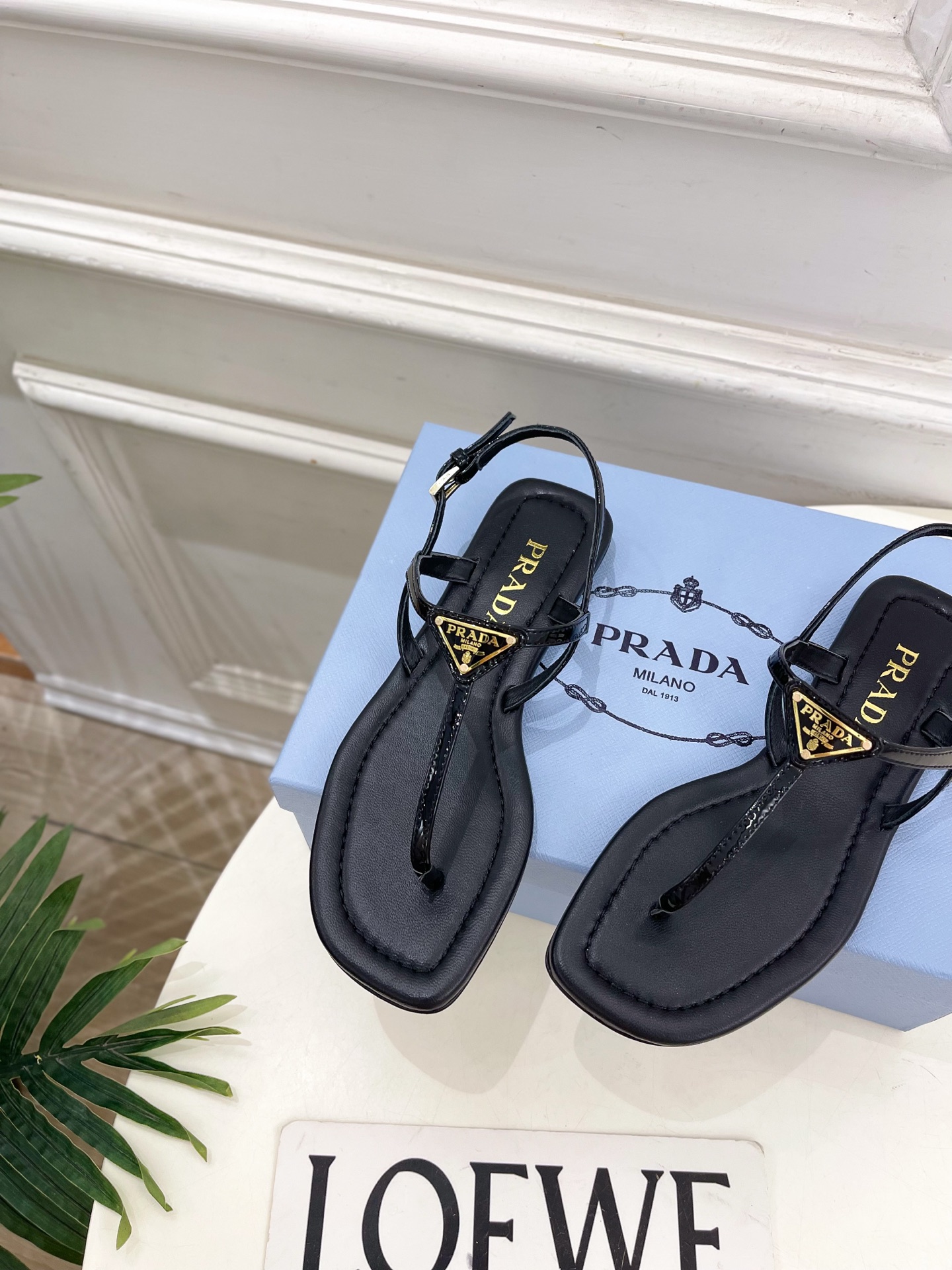 Prada Style Leather Women's Shoes style reference detail image 6 from source 784793